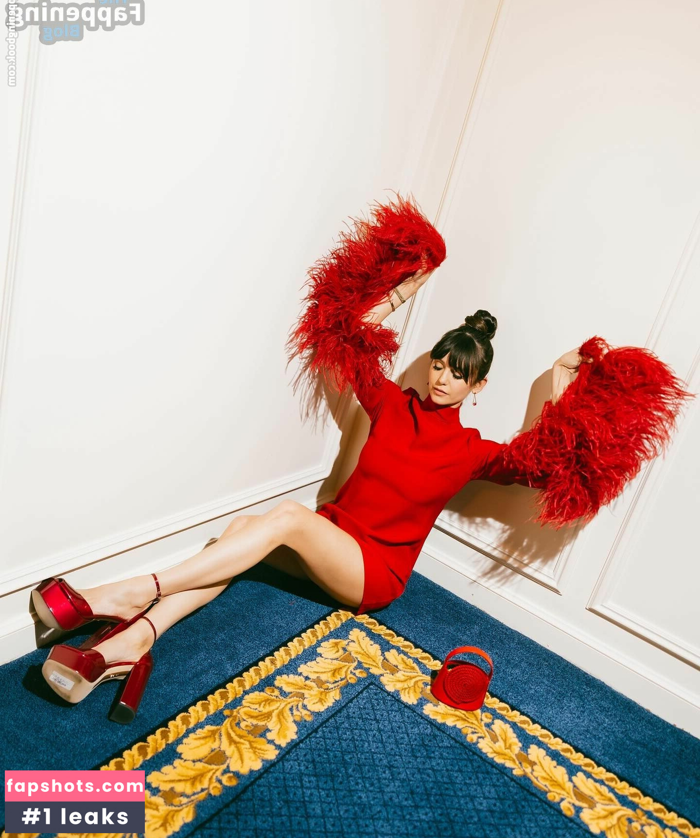 Nina Dobrev gallery photo #311