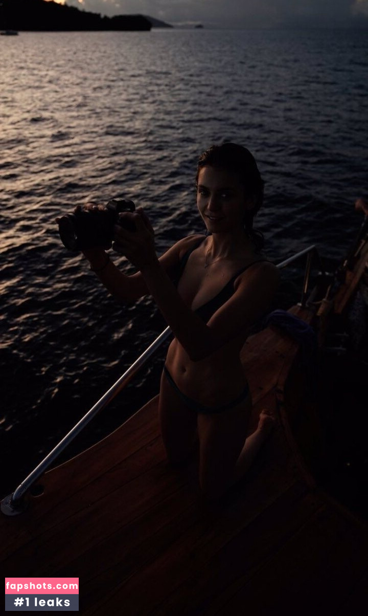 Nina Dobrev gallery photo #366