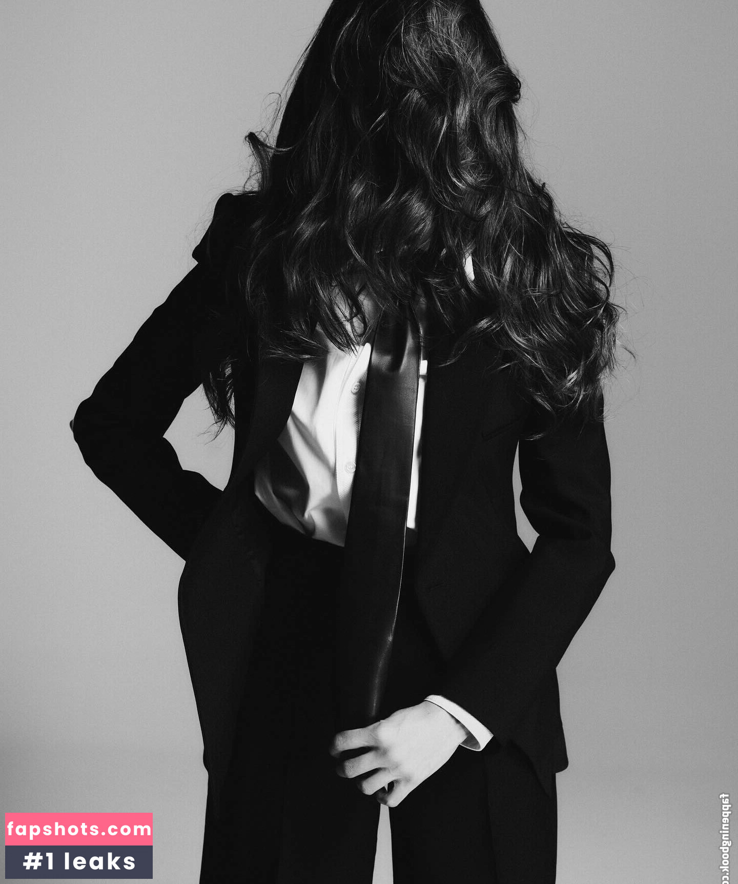 Nina Dobrev gallery photo #435