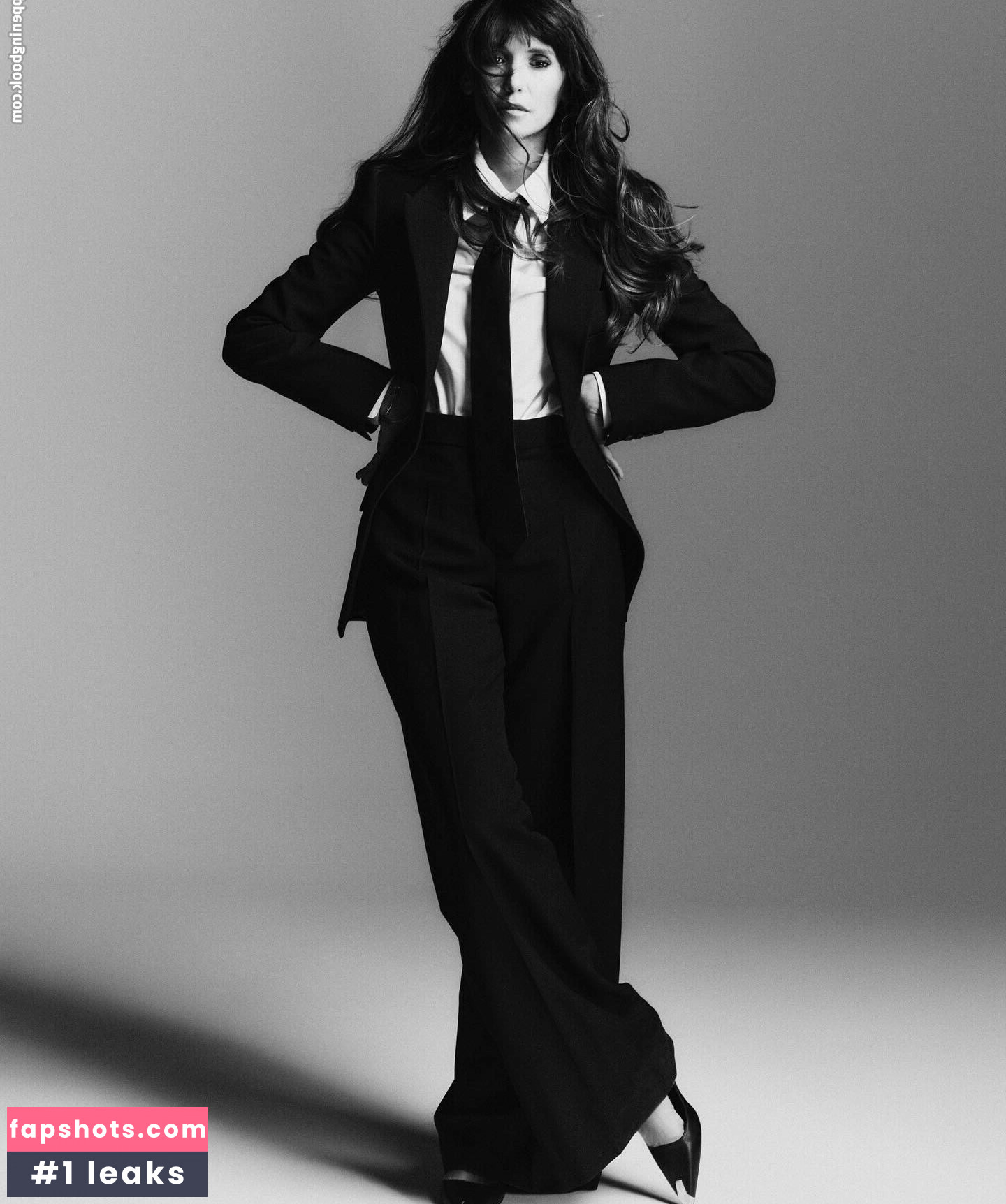 Nina Dobrev gallery photo #436