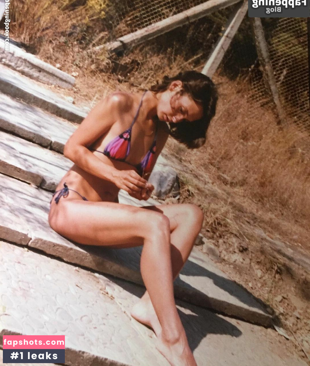 Nina Dobrev gallery photo #471