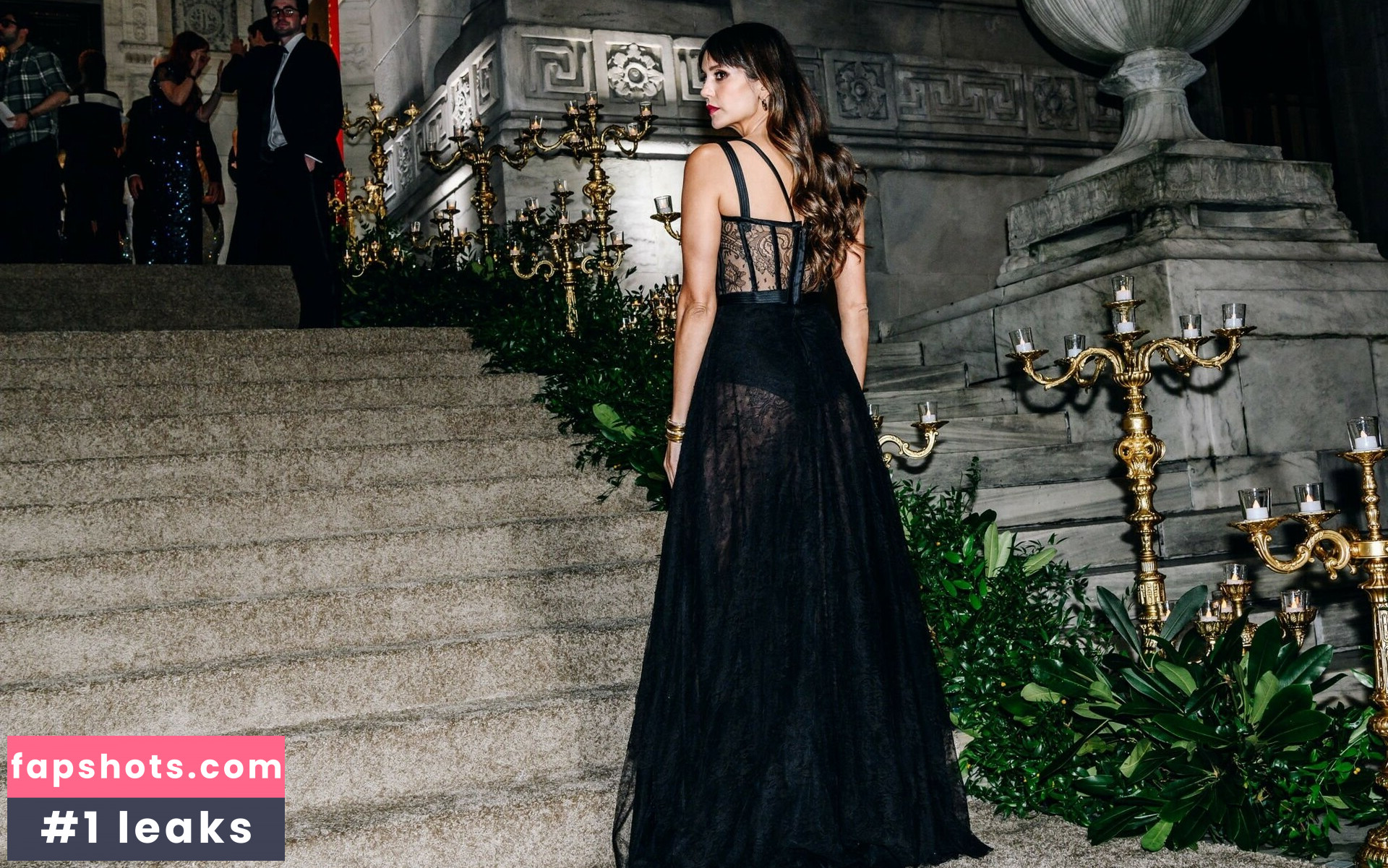 Nina Dobrev gallery photo #551