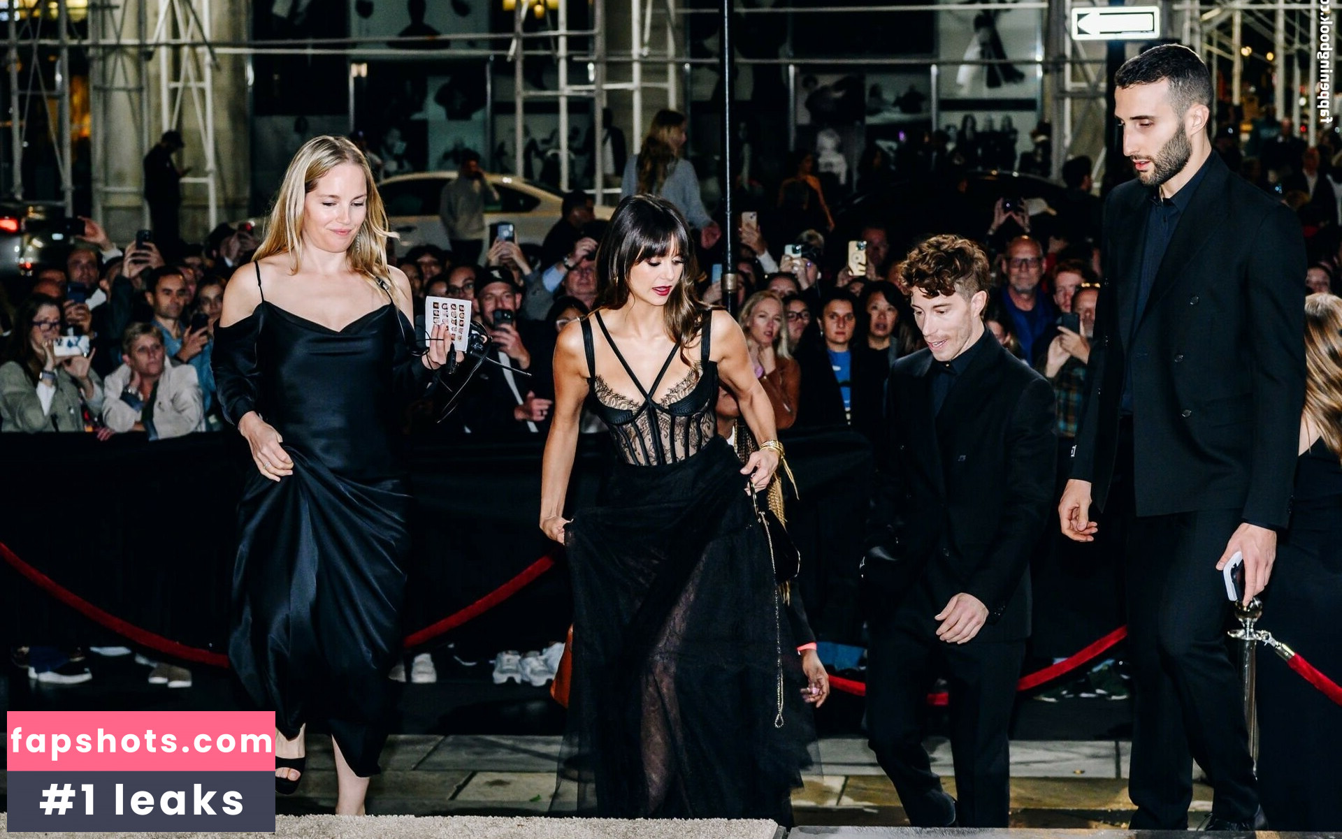 Nina Dobrev gallery photo #553