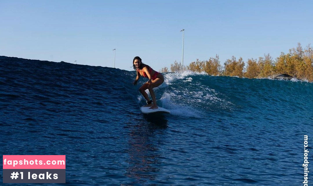 Nina Dobrev gallery photo #580