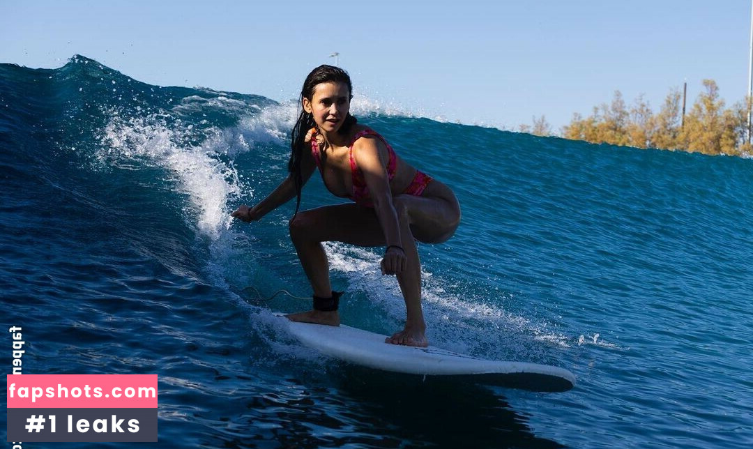 Nina Dobrev gallery photo #582