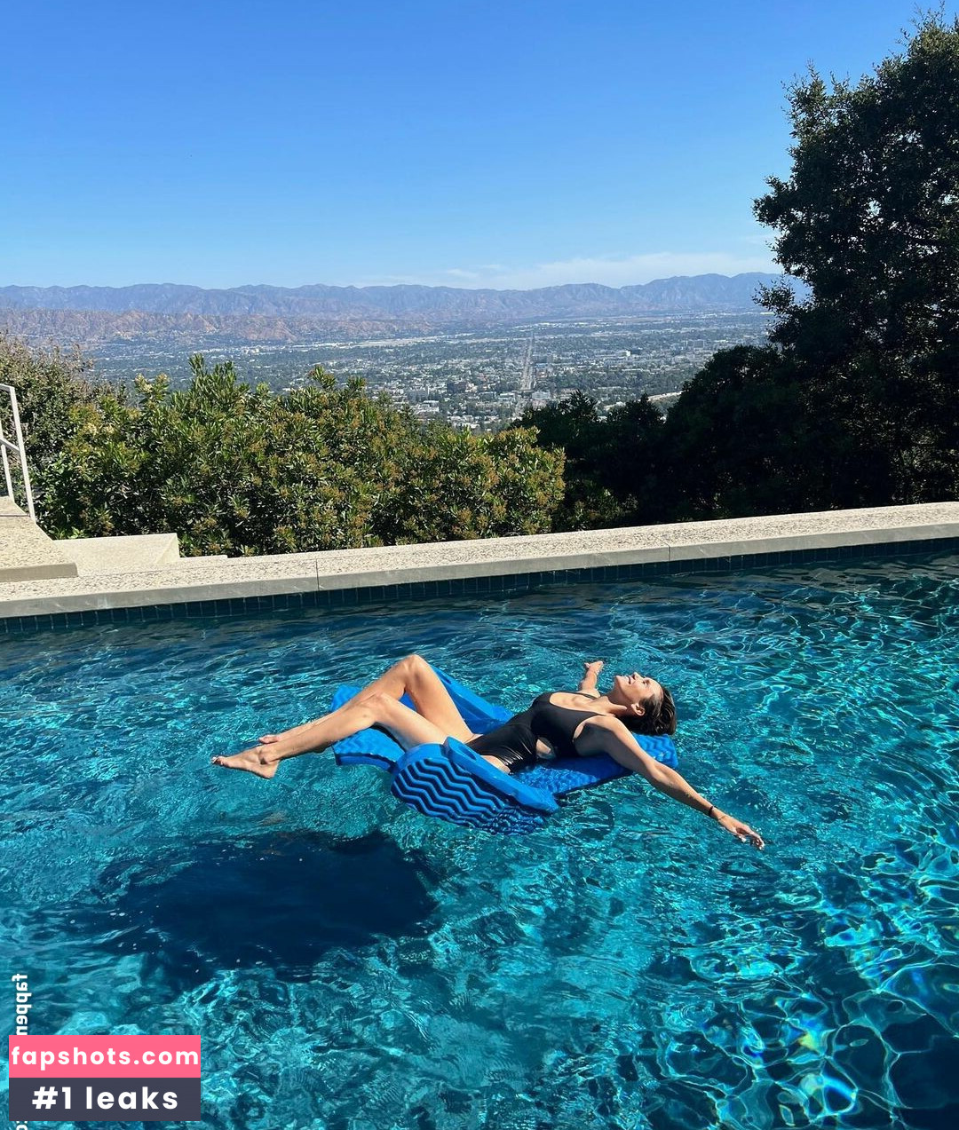 Nina Dobrev gallery photo #613