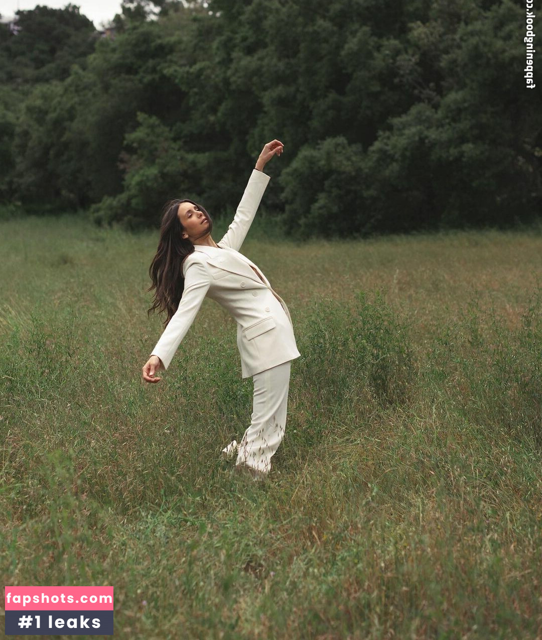 Nina Dobrev gallery photo #650