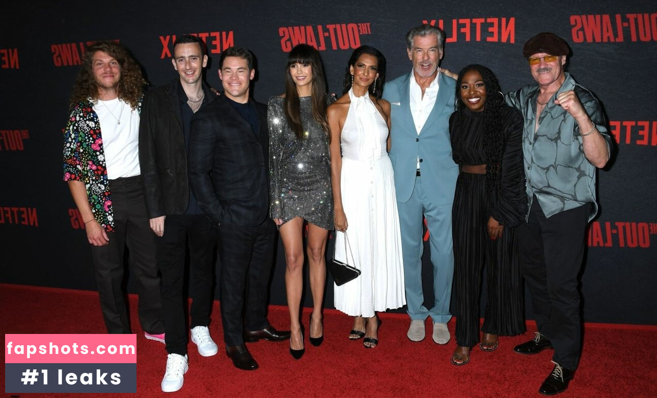 Nina Dobrev gallery photo #763