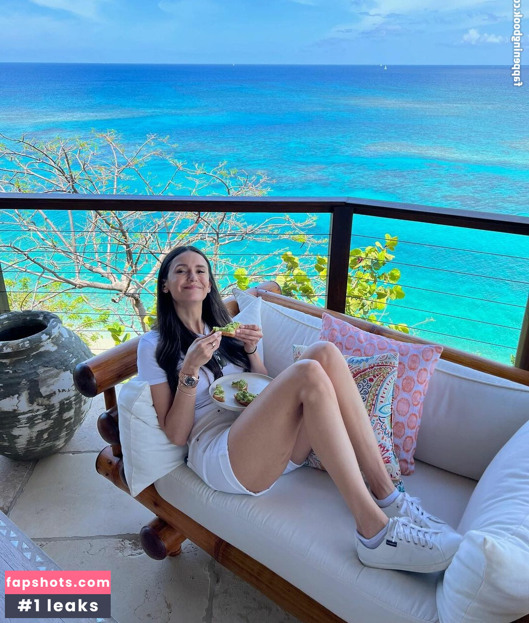 Nina Dobrev gallery photo #797