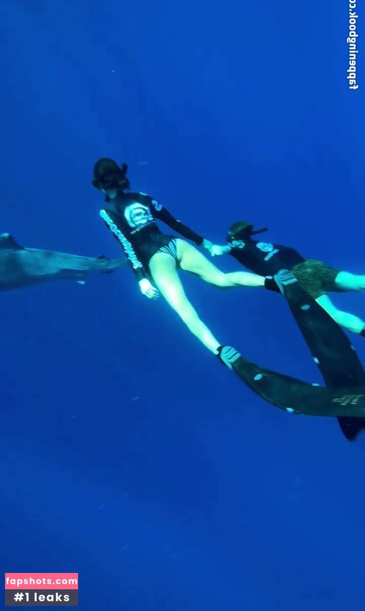 Nina Dobrev gallery photo #957