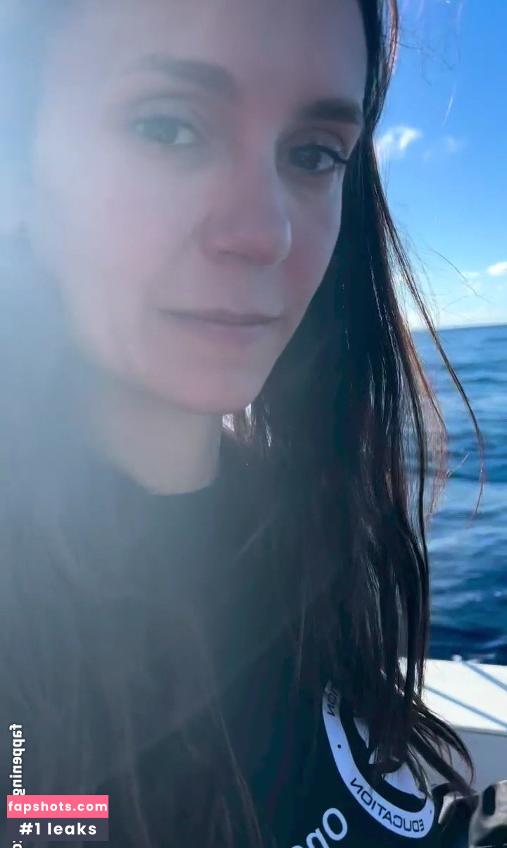 Nina Dobrev gallery photo #961