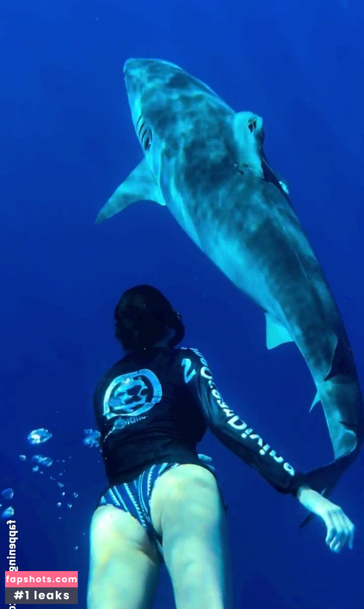 Nina Dobrev gallery photo #963