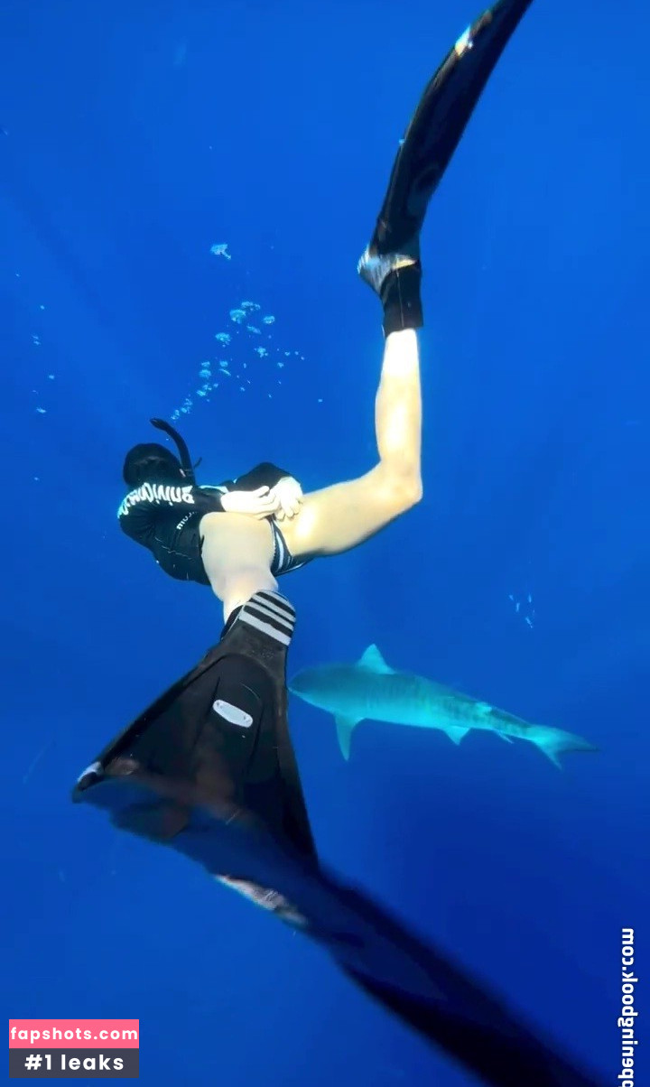 Nina Dobrev gallery photo #970