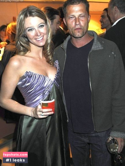 Nina Eichinger gallery photo #36