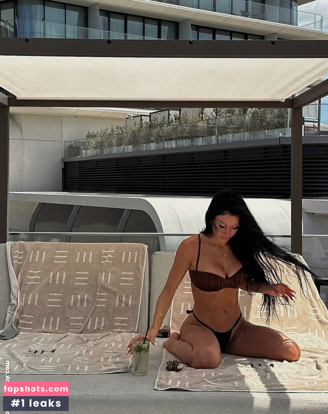 Nina Janova gallery photo #17