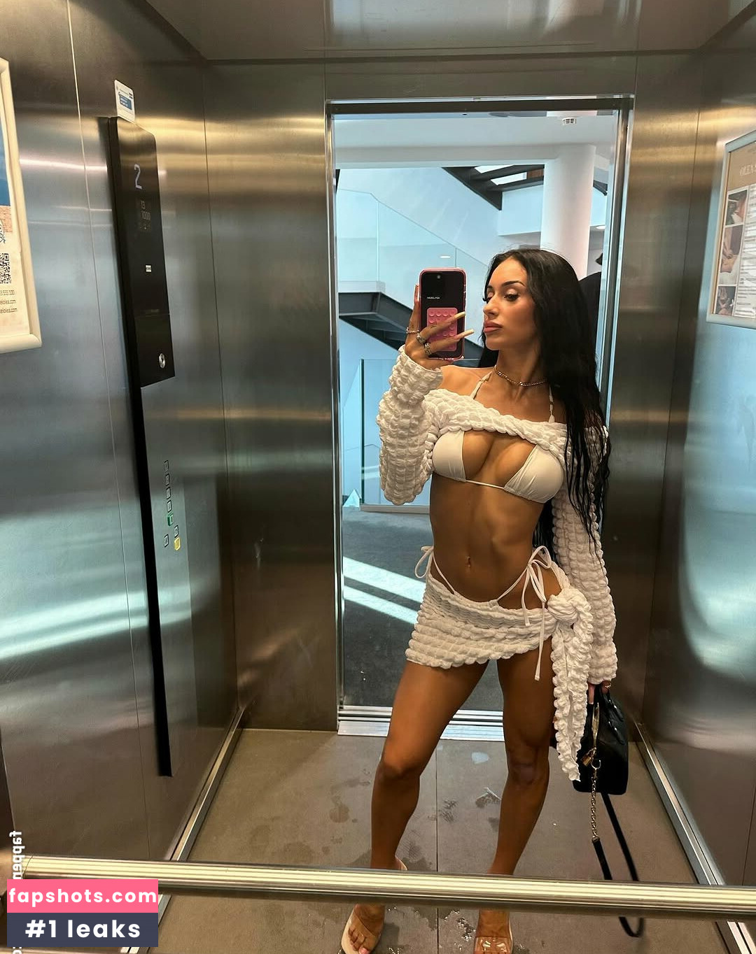 Nina Janova gallery photo #19