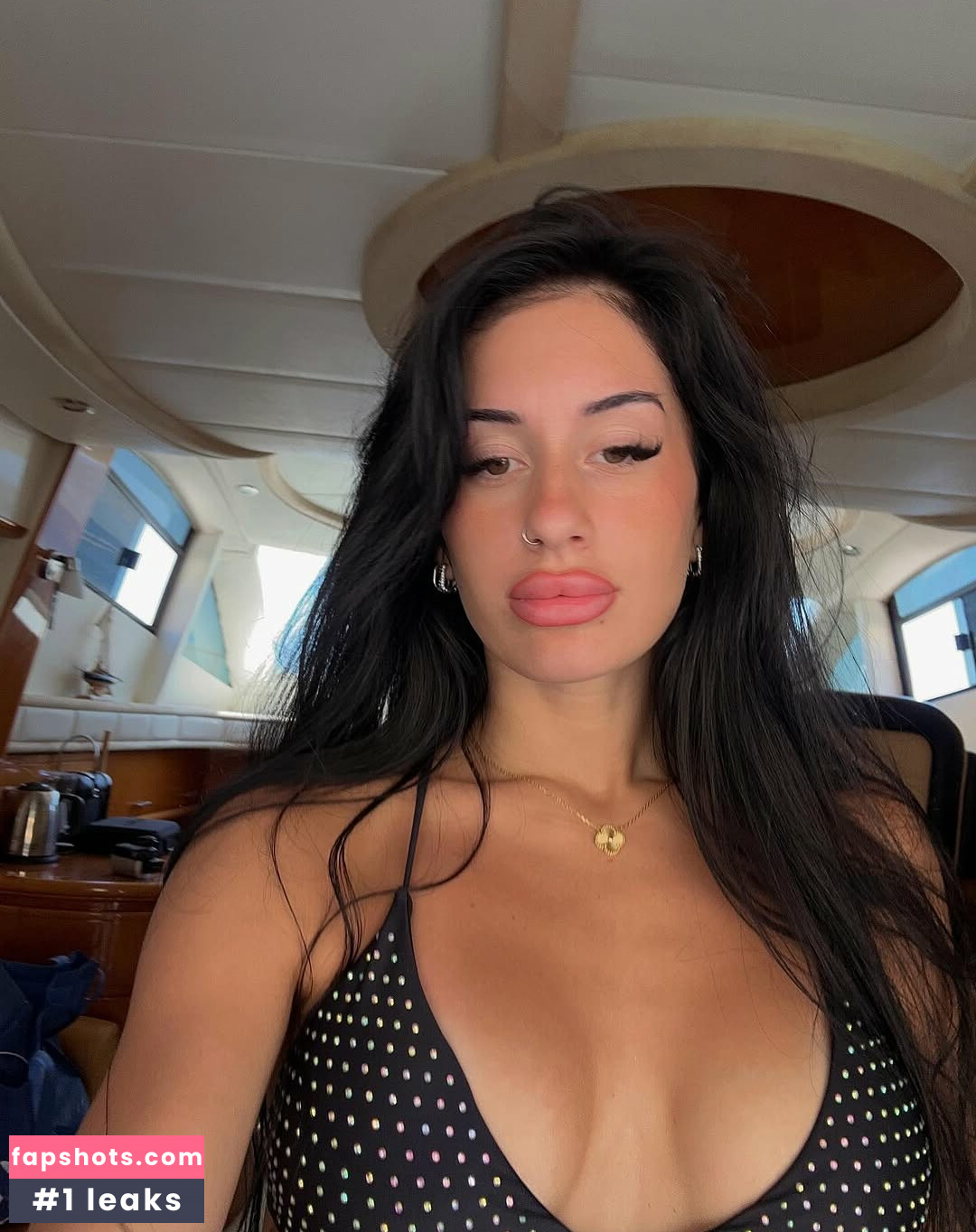 Nina Janova gallery photo #22