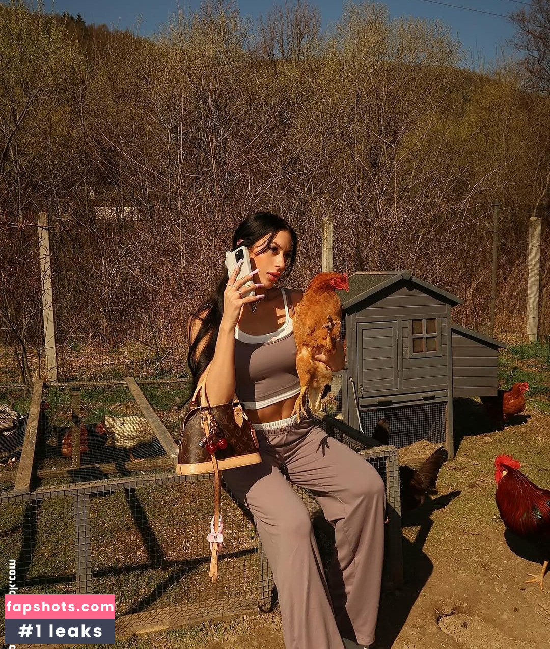 Nina Janova gallery photo #24