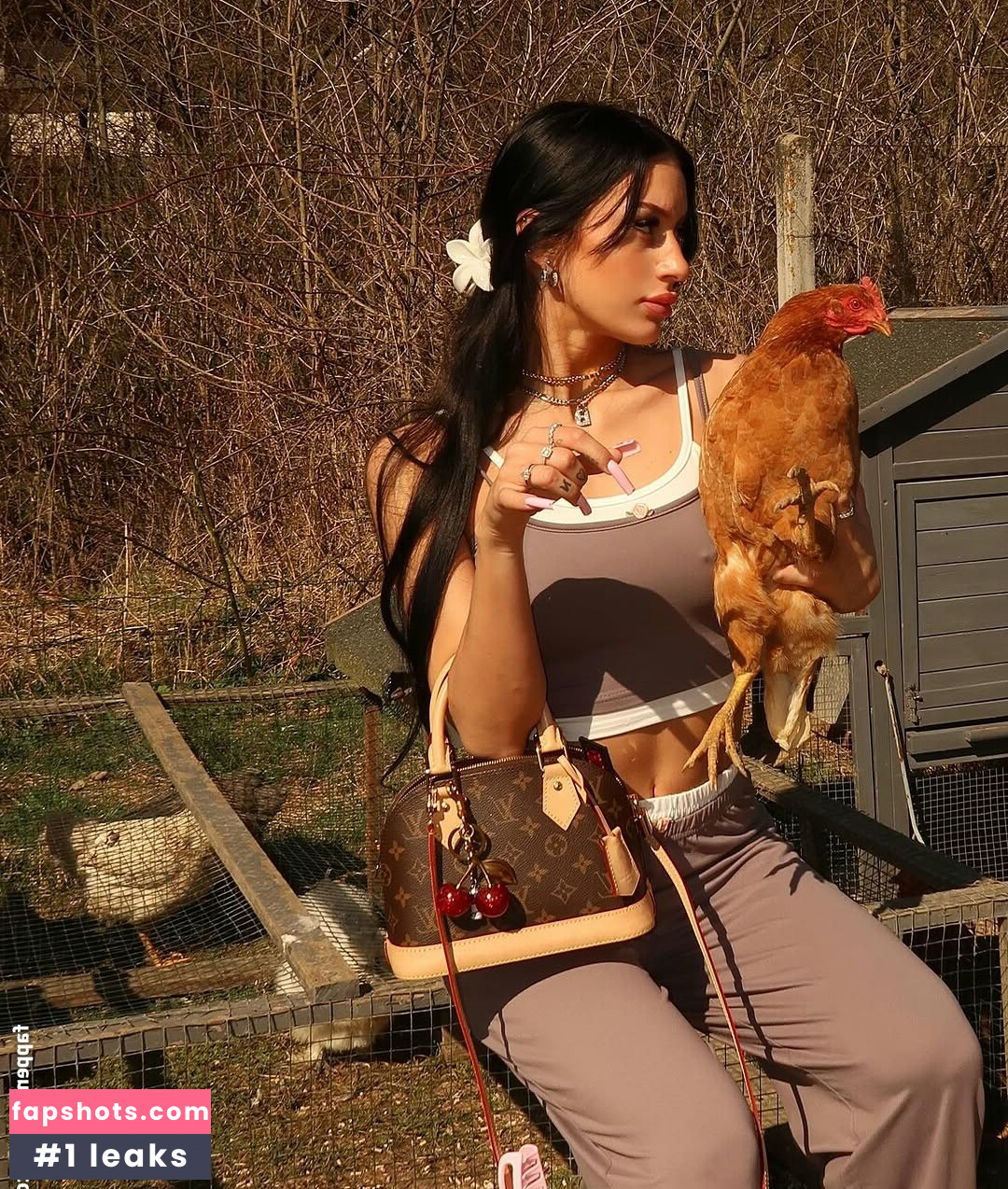 Nina Janova gallery photo #32