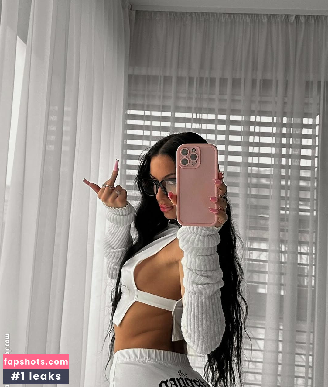 Nina Janova gallery photo #35