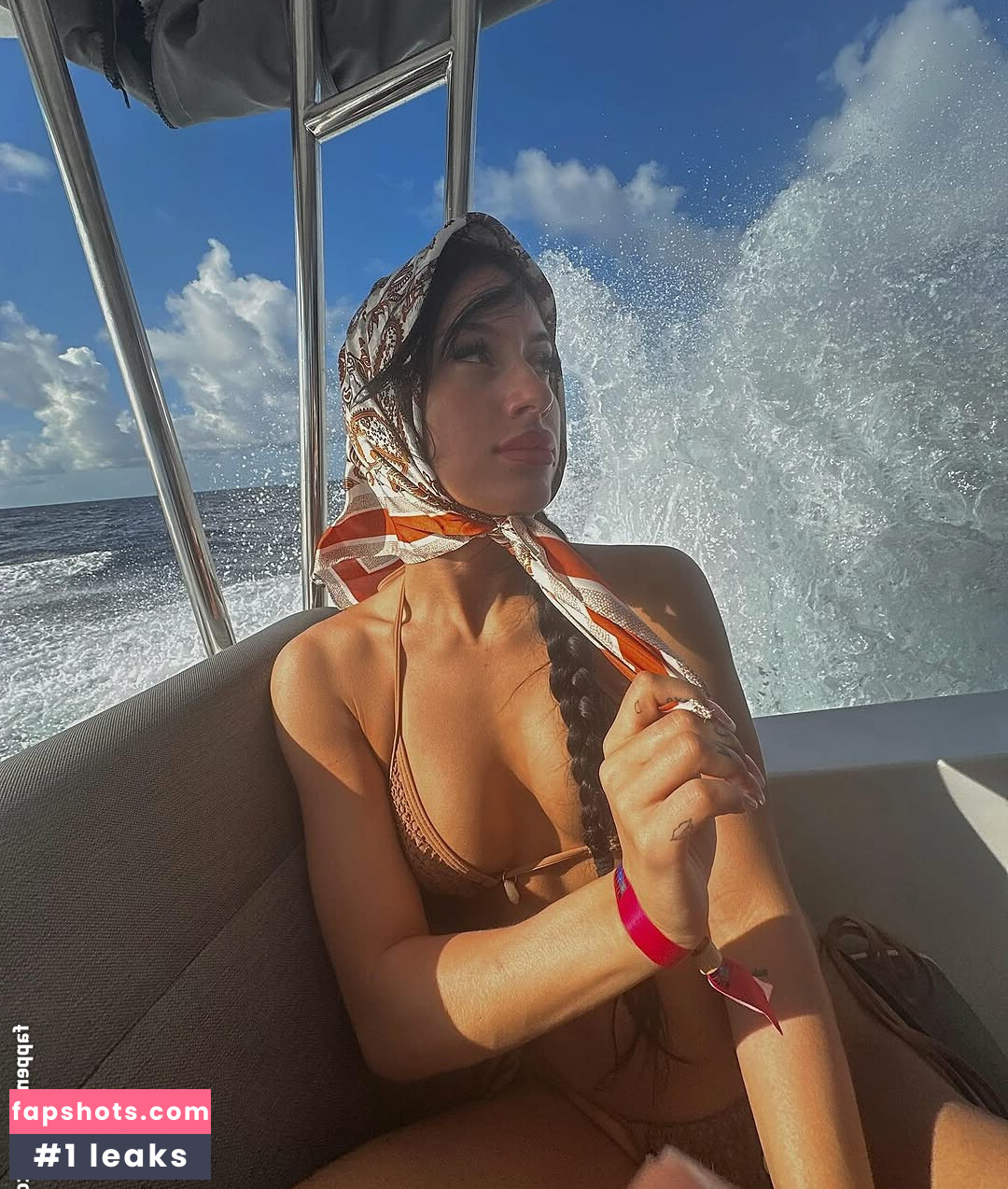 Nina Janova gallery photo #38