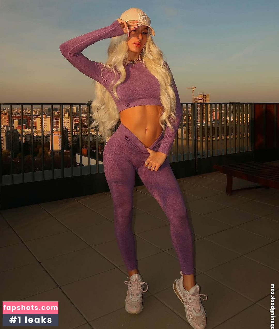 Nina Janova gallery photo #40