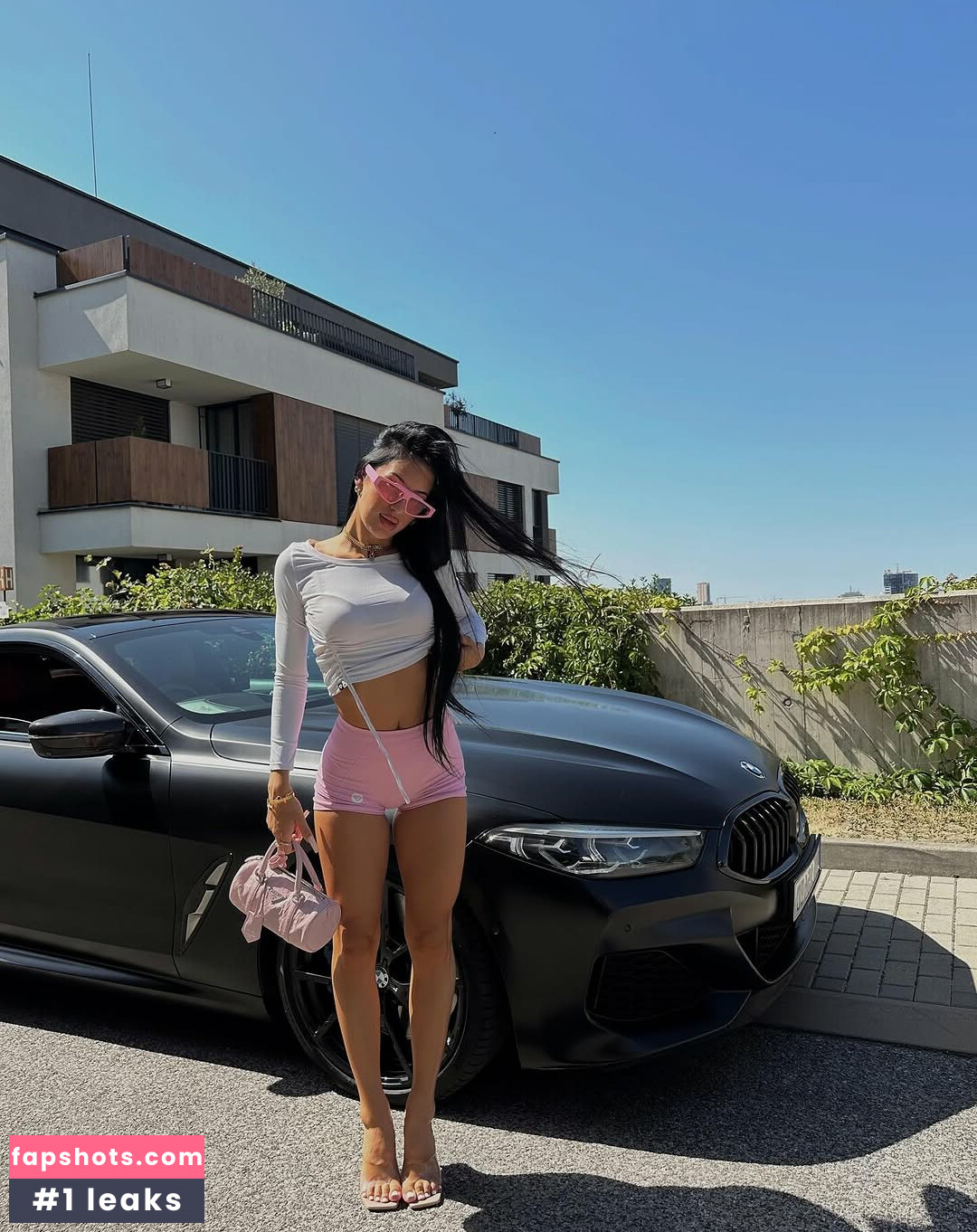 Nina Janova gallery photo #8