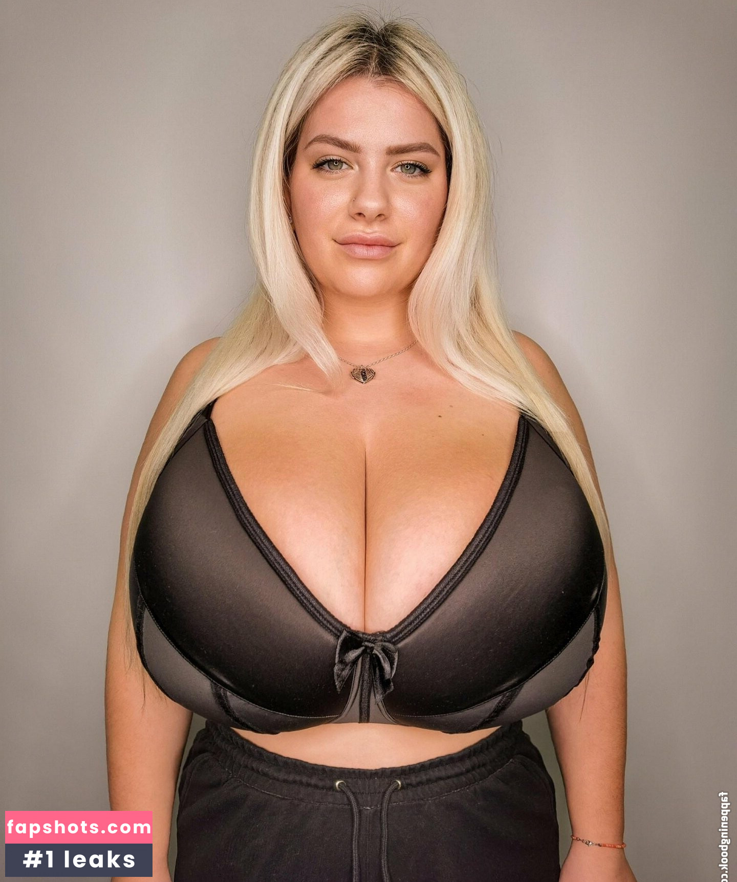 Nina Phoenix gallery photo #154