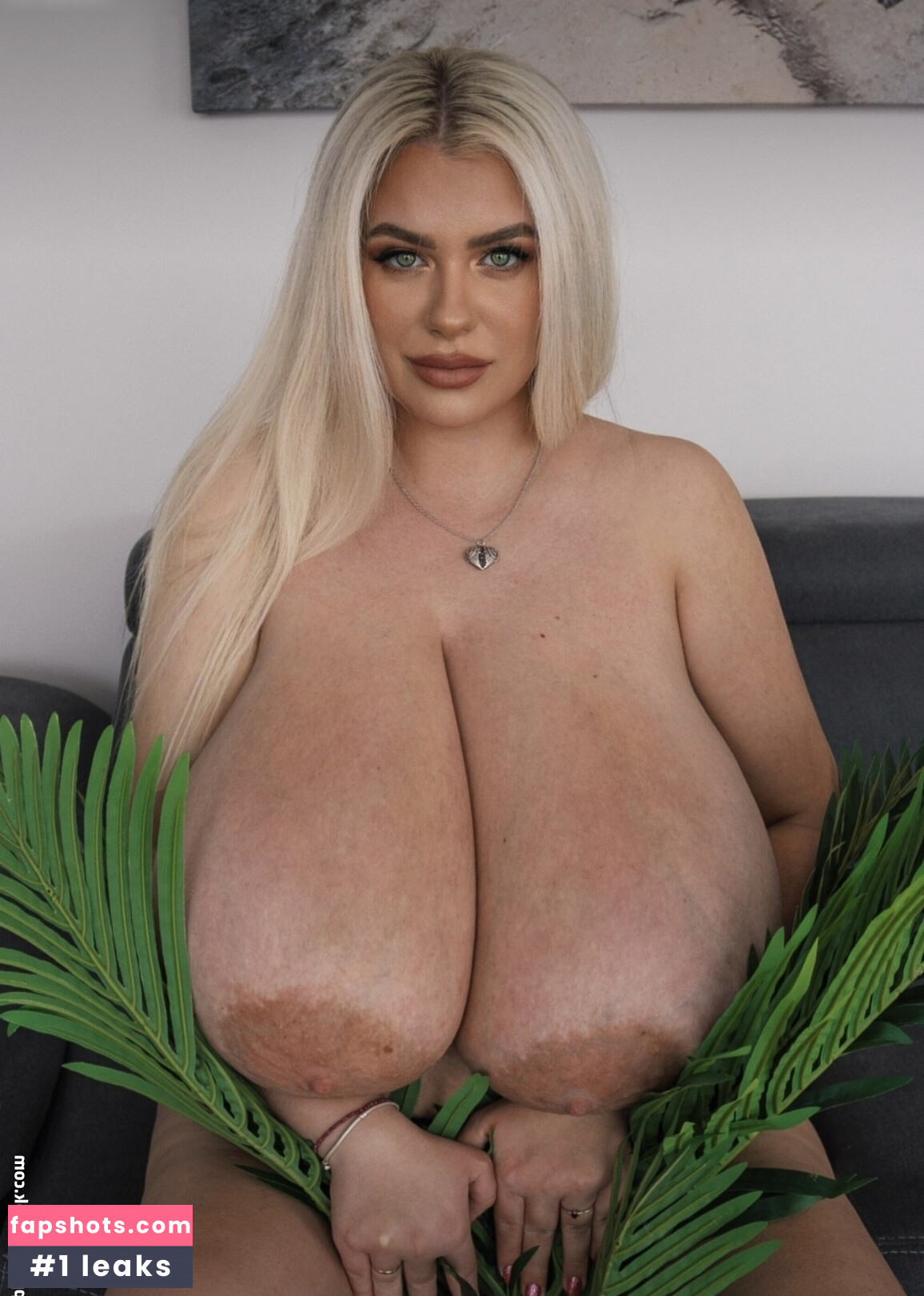 Nina Phoenix gallery photo #17