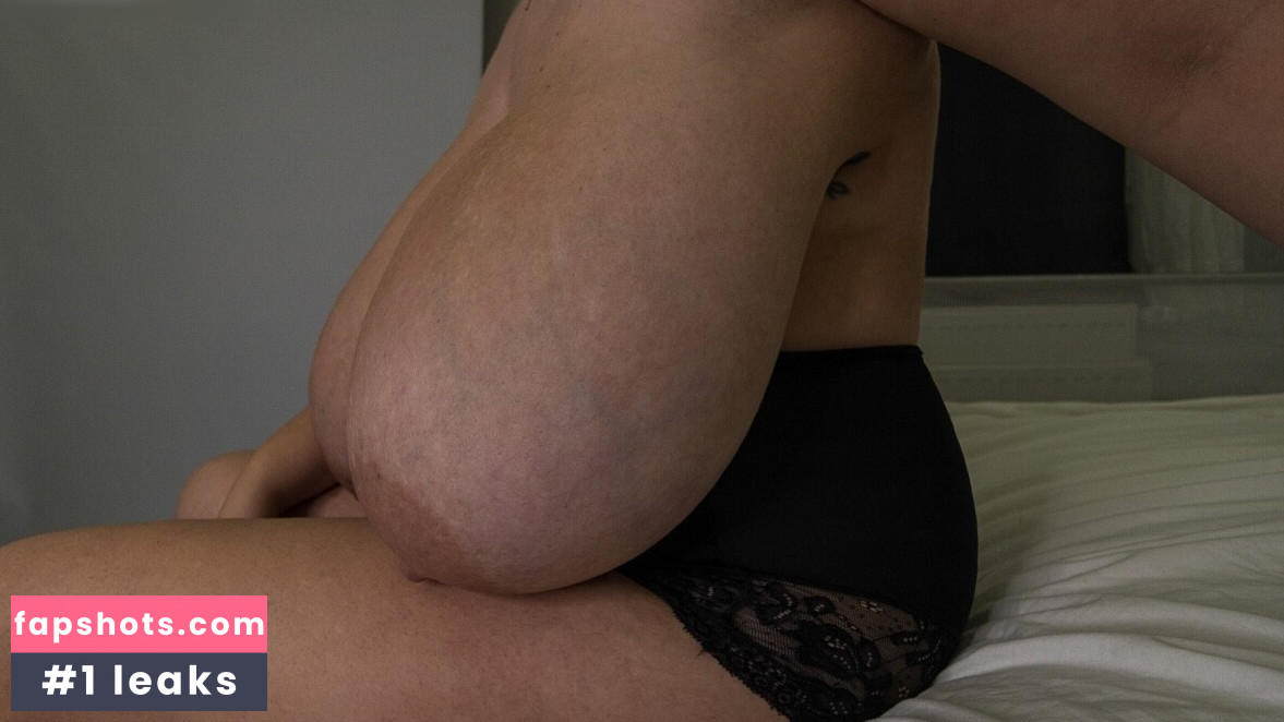 Nina Phoenix gallery photo #22