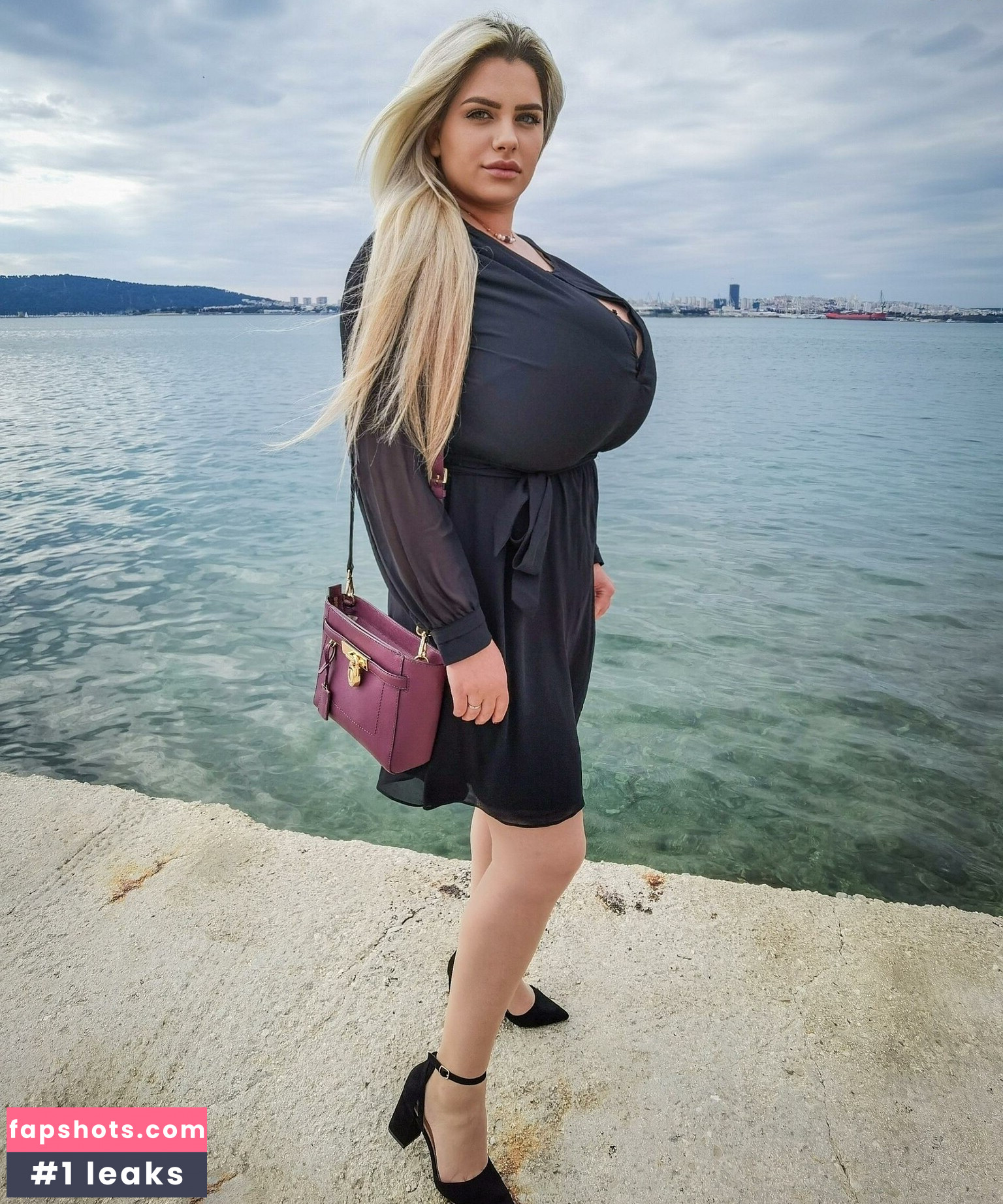 Nina Phoenix gallery photo #43