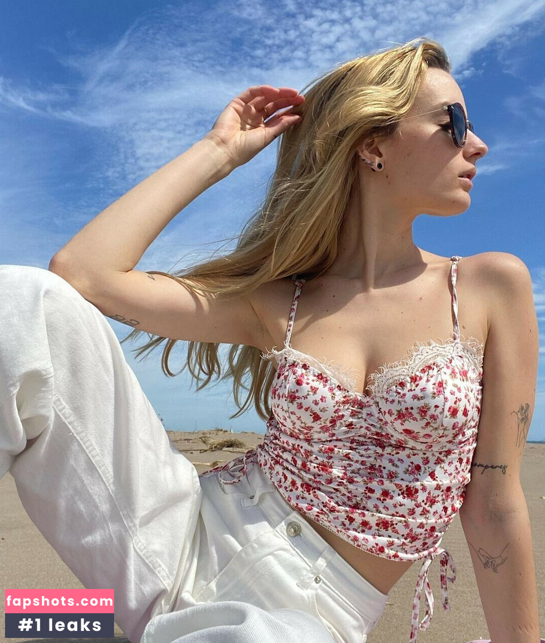 Nina Romane gallery photo #18