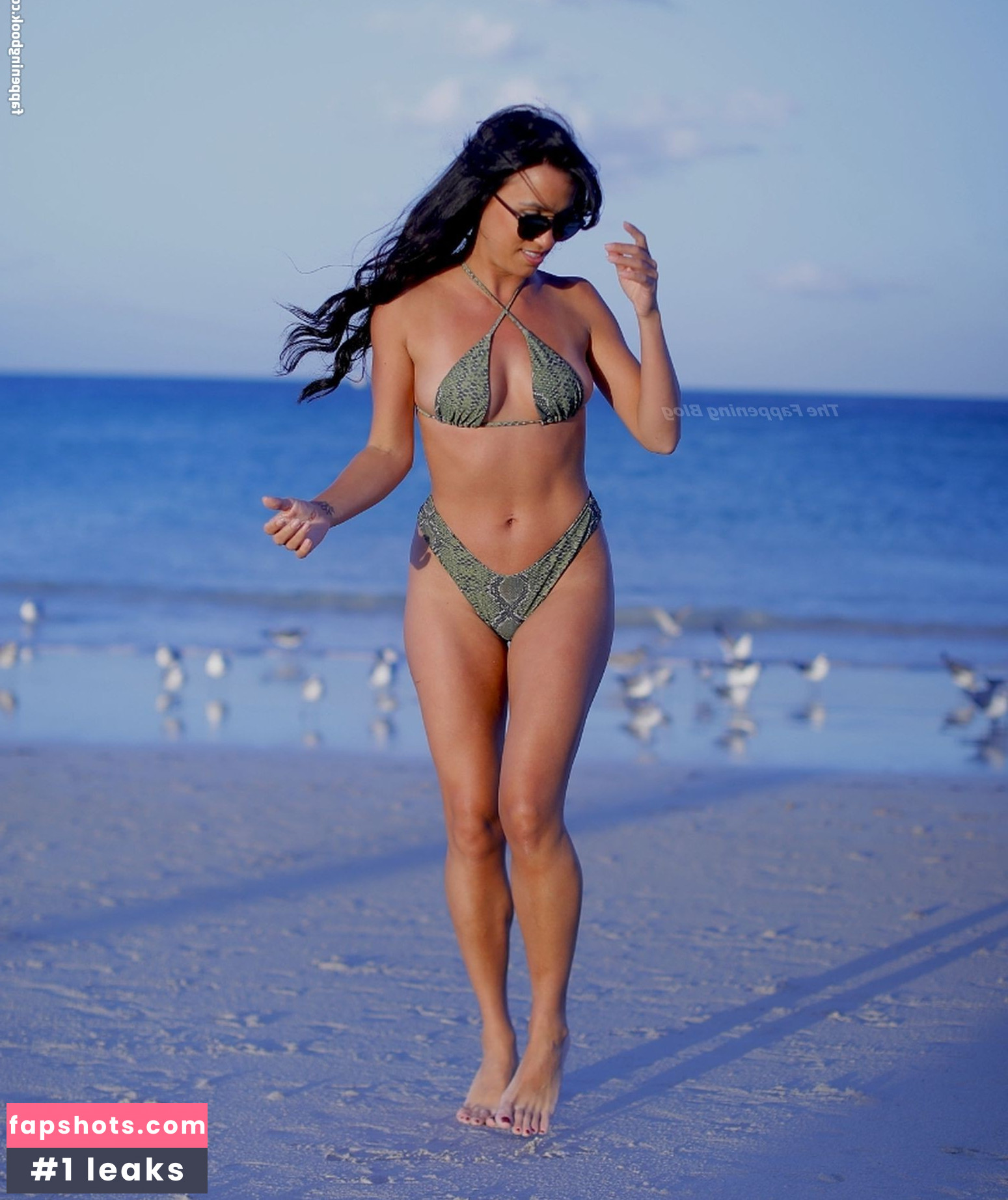 Nina Sicurella nude babe gallery