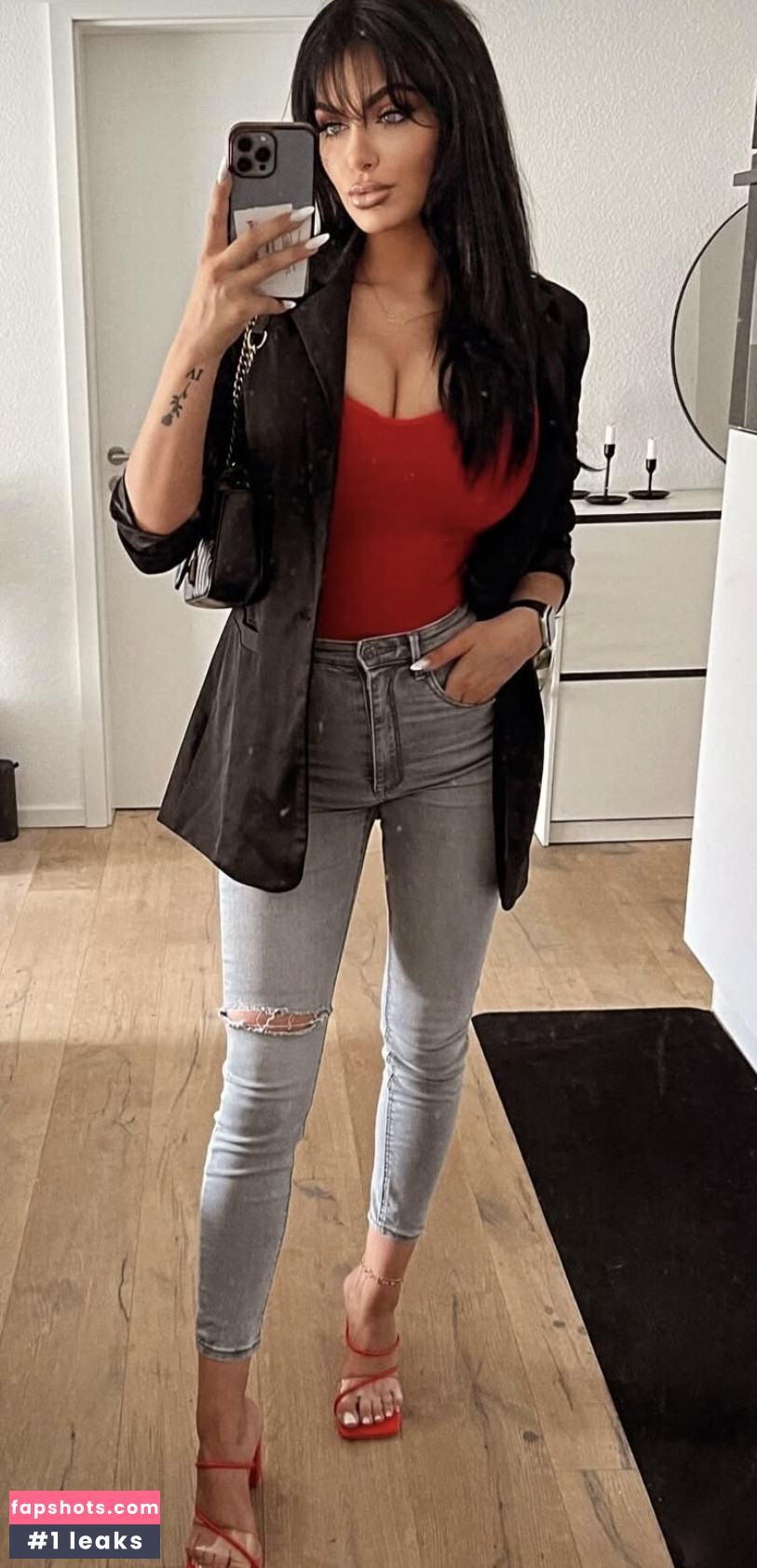 Nina Siegert gallery photo #2