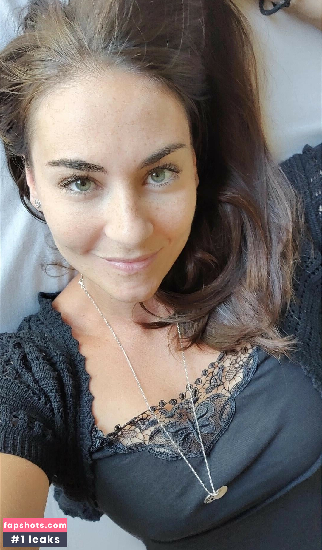 Nina Sita gallery photo #6