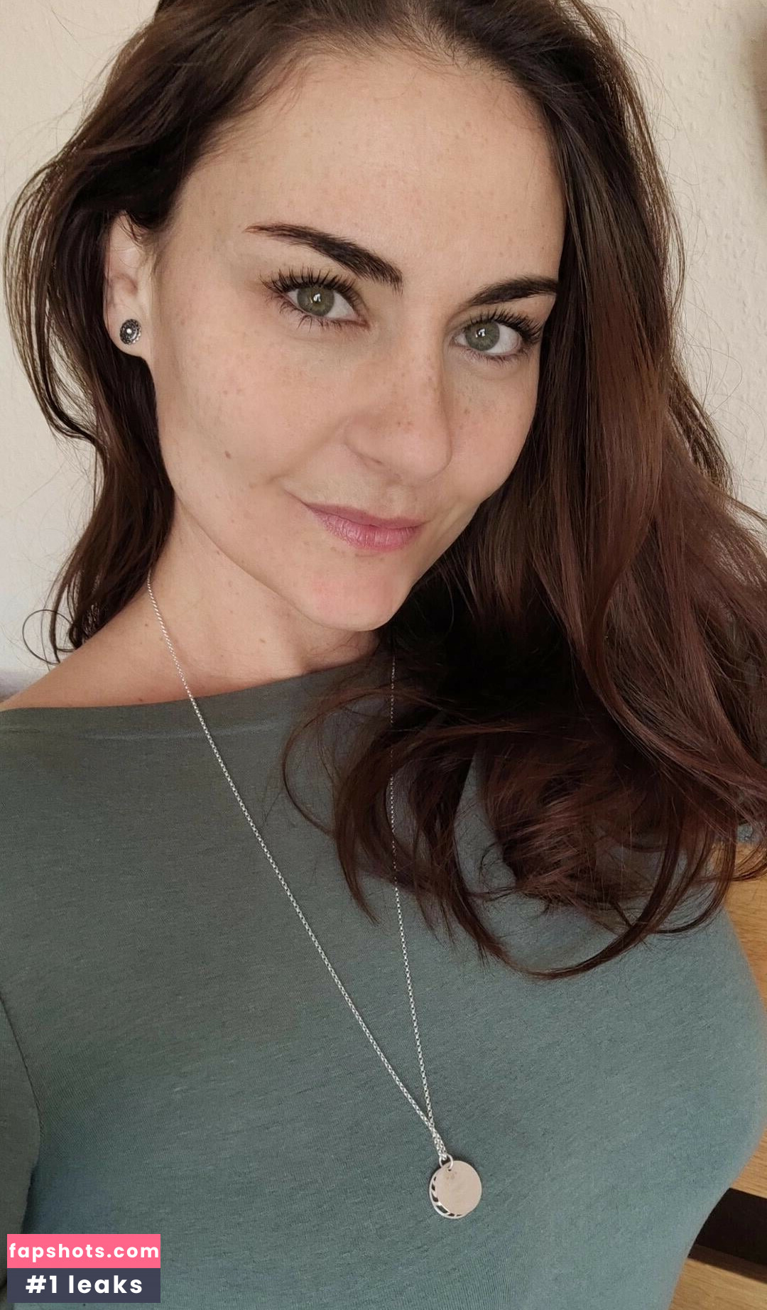 Nina Sita gallery photo #8