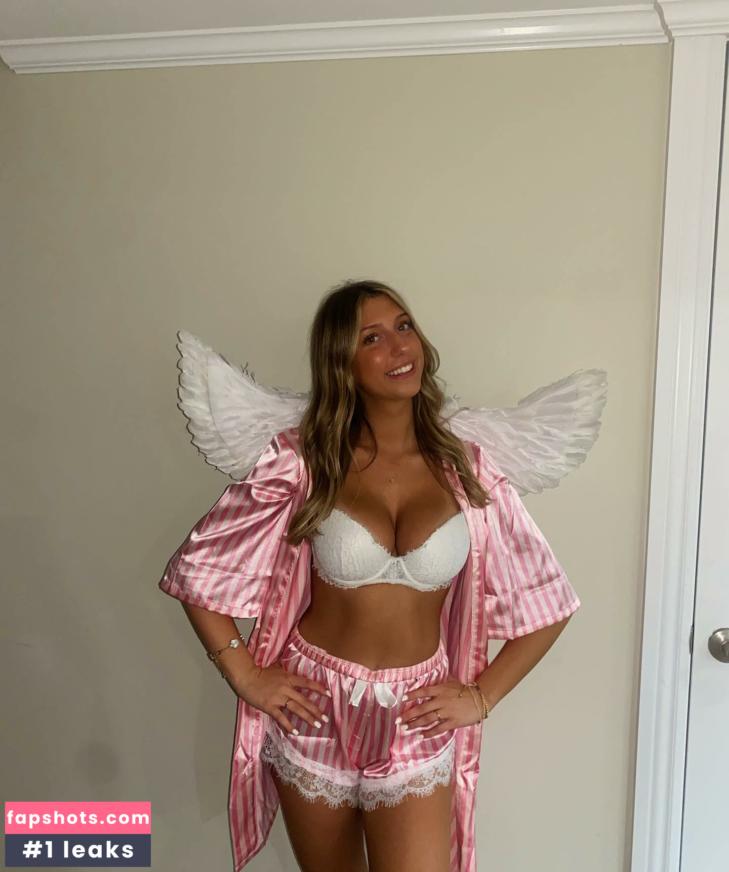 Nina Soderberg nude babe gallery