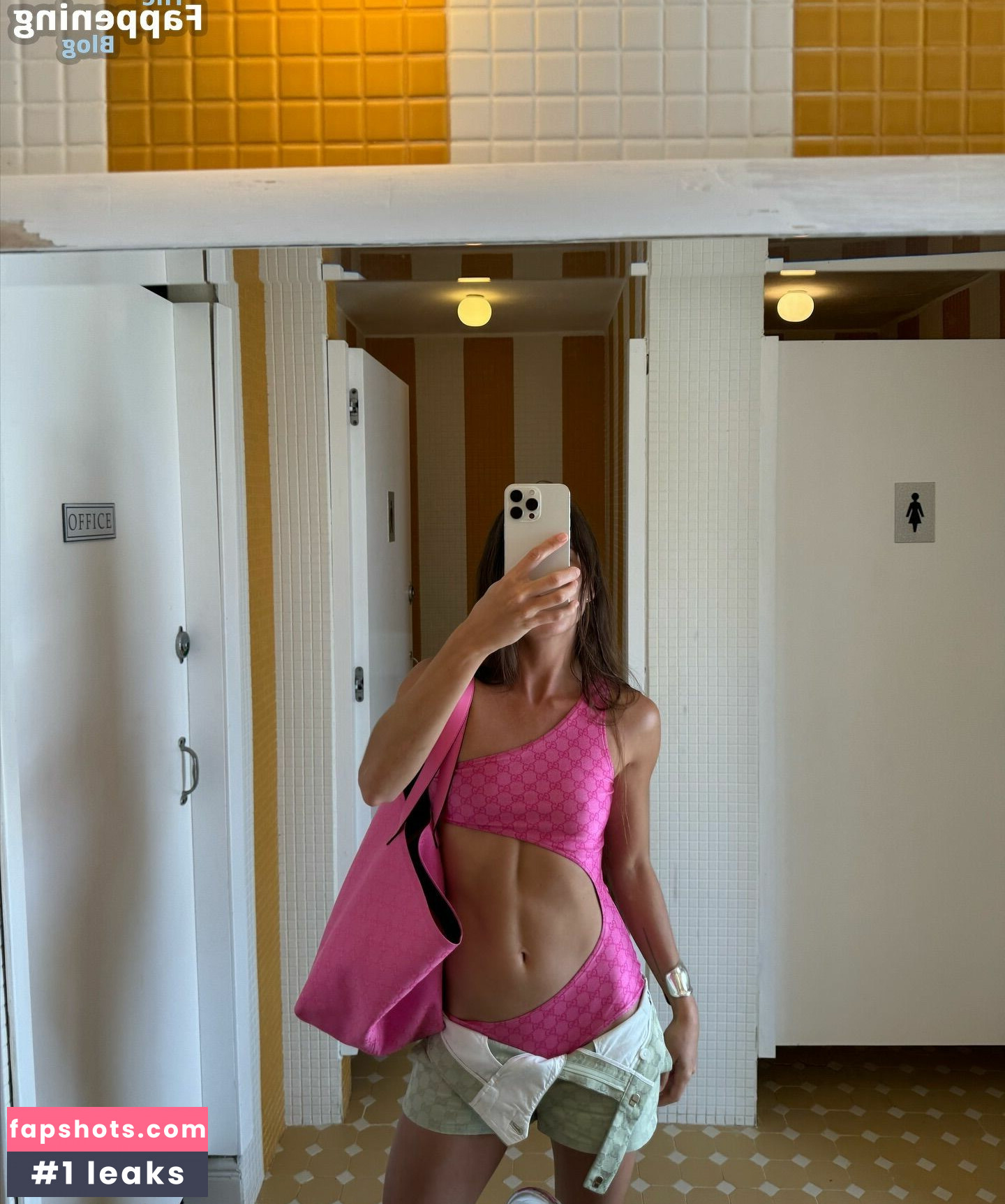 Nina Urgell Cloquell gallery photo #14