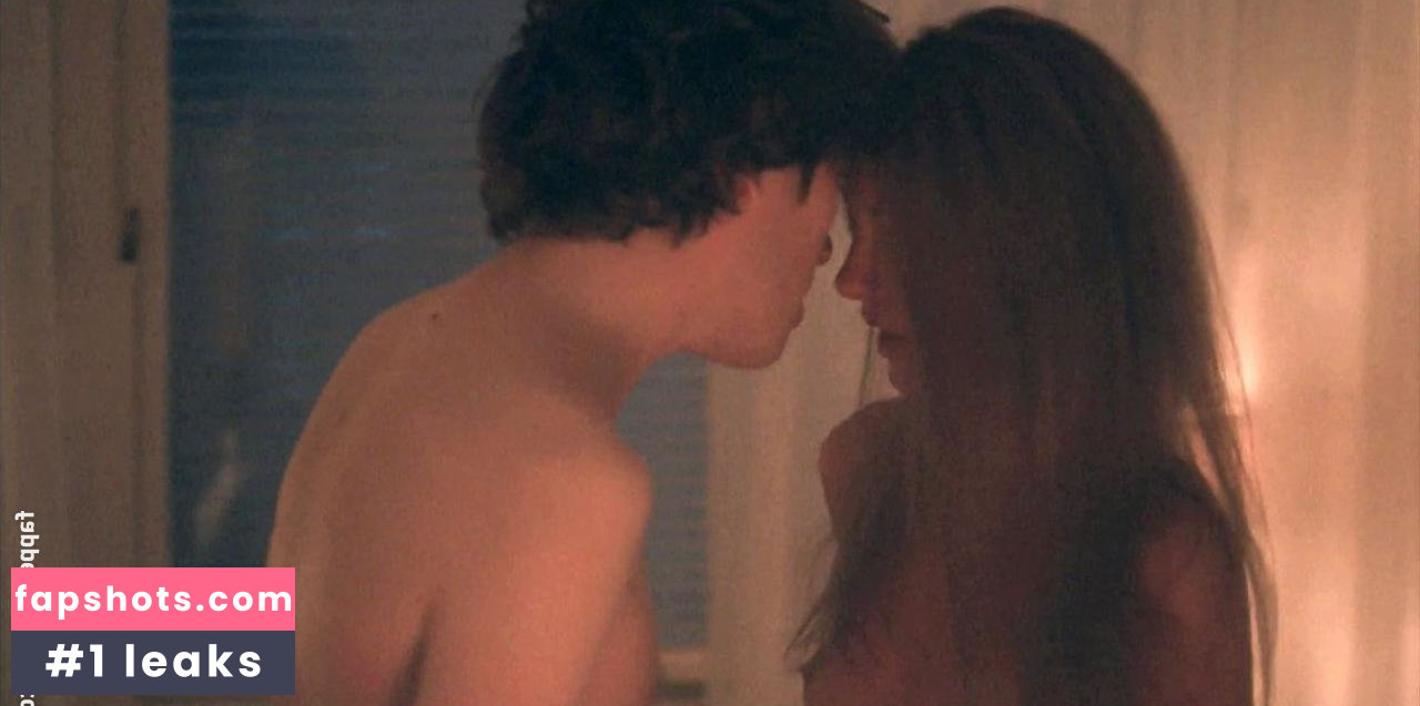 Nina Zanjani gallery photo #4