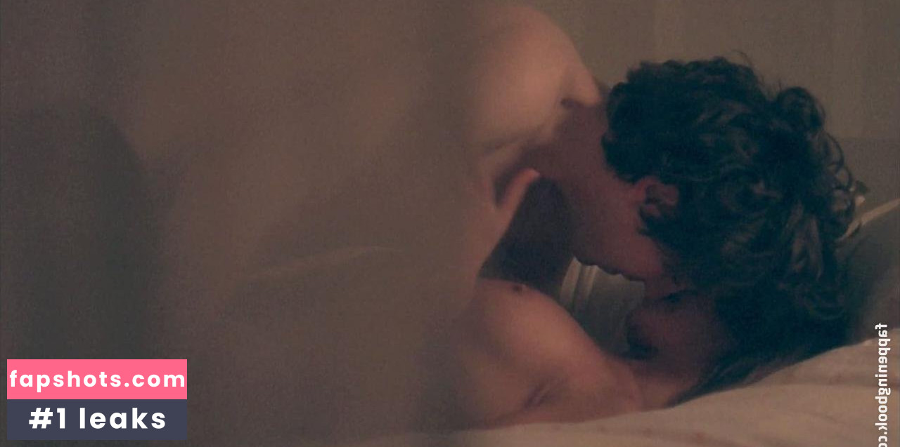 Nina Zanjani gallery photo #6