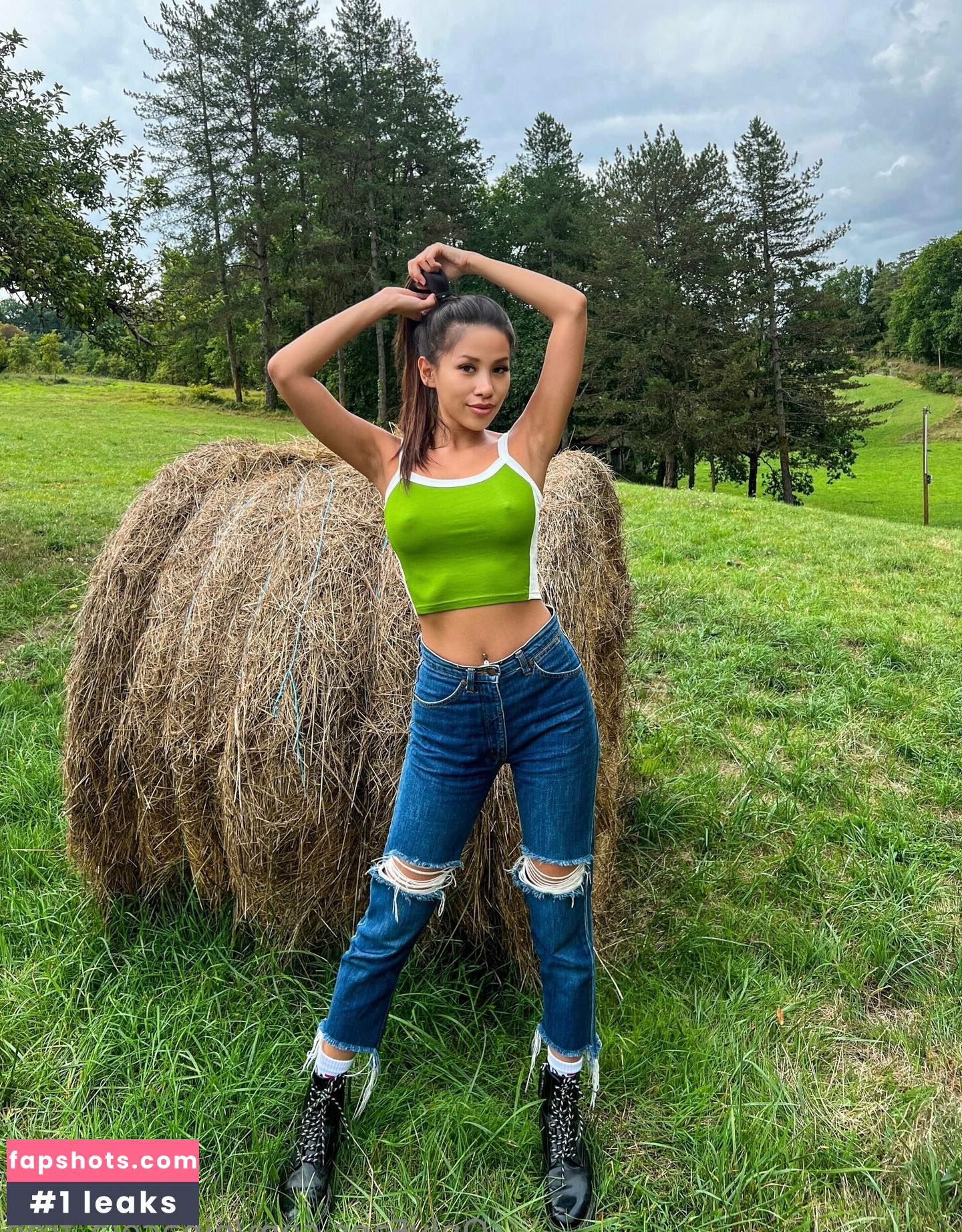 Ninacola gallery photo #108