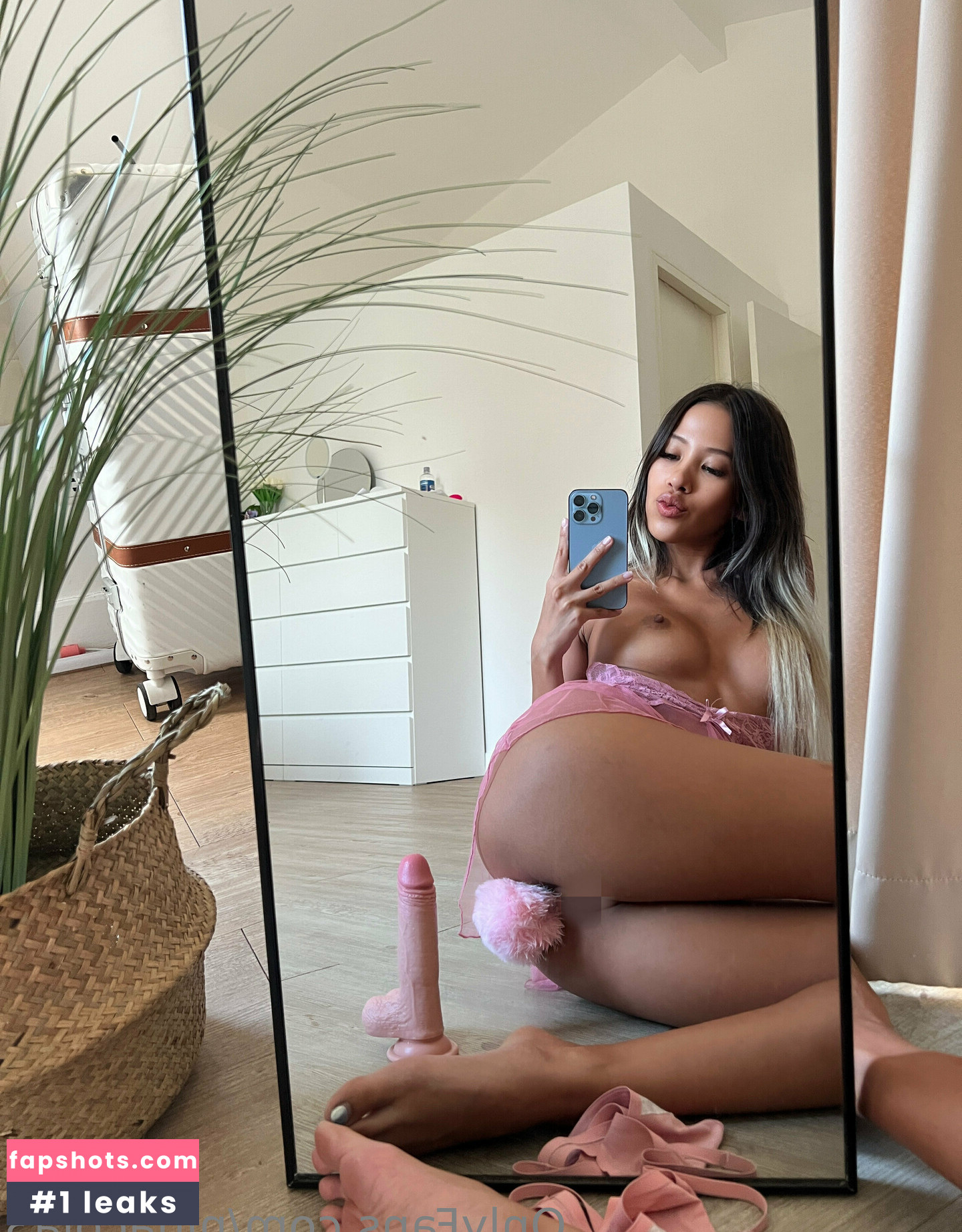 Ninacola gallery photo #342