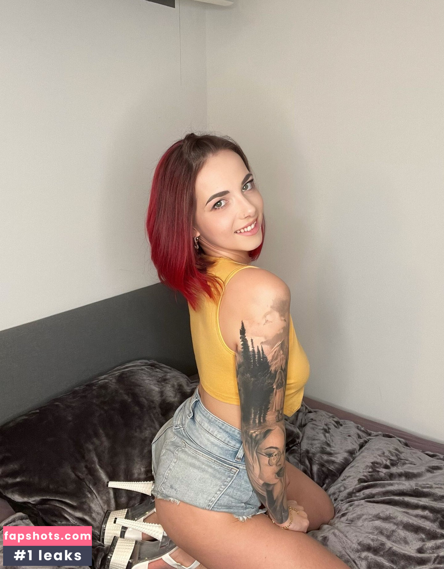 NinaDevil gallery photo #41