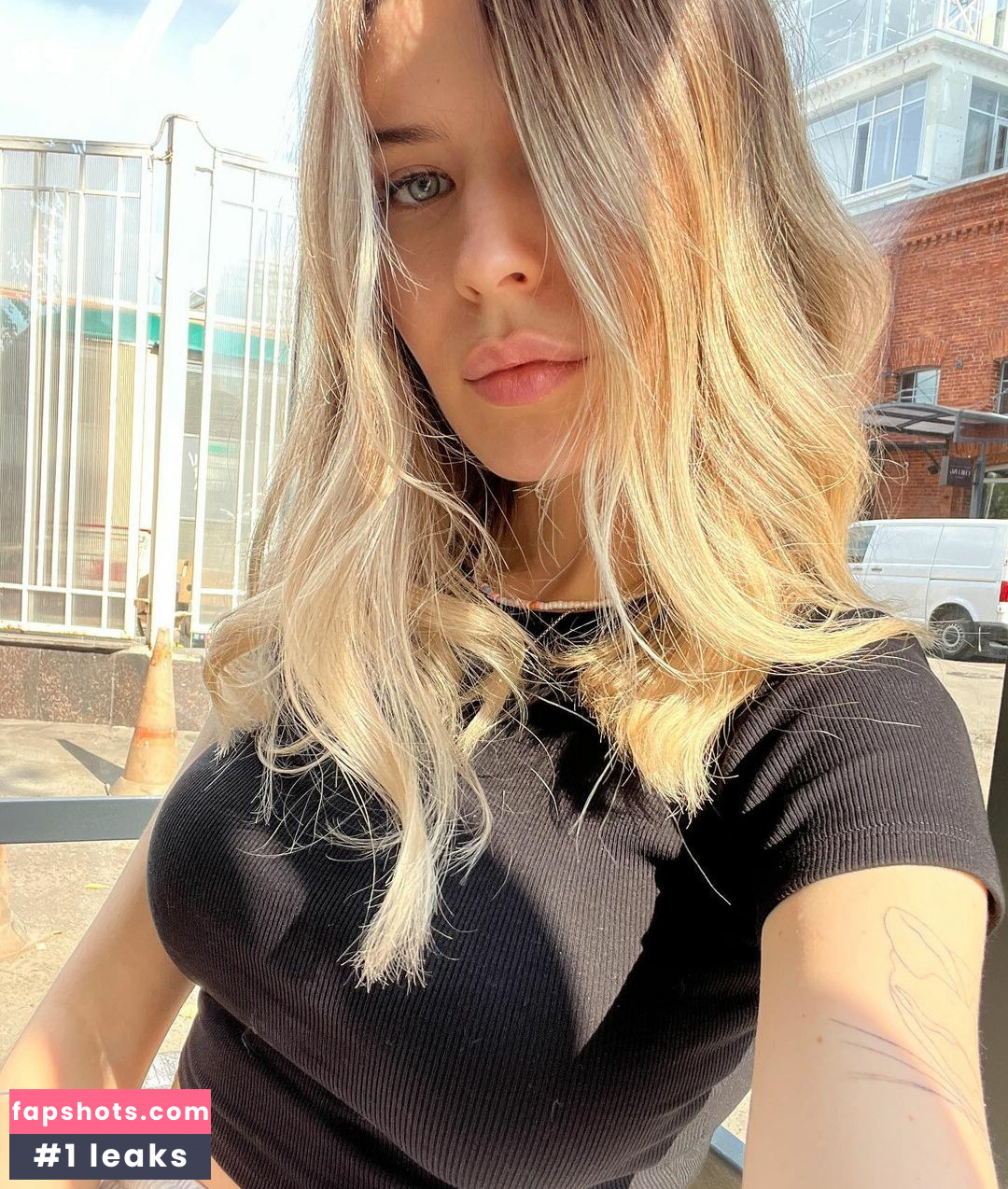 Ninaloudlemon nude babe gallery