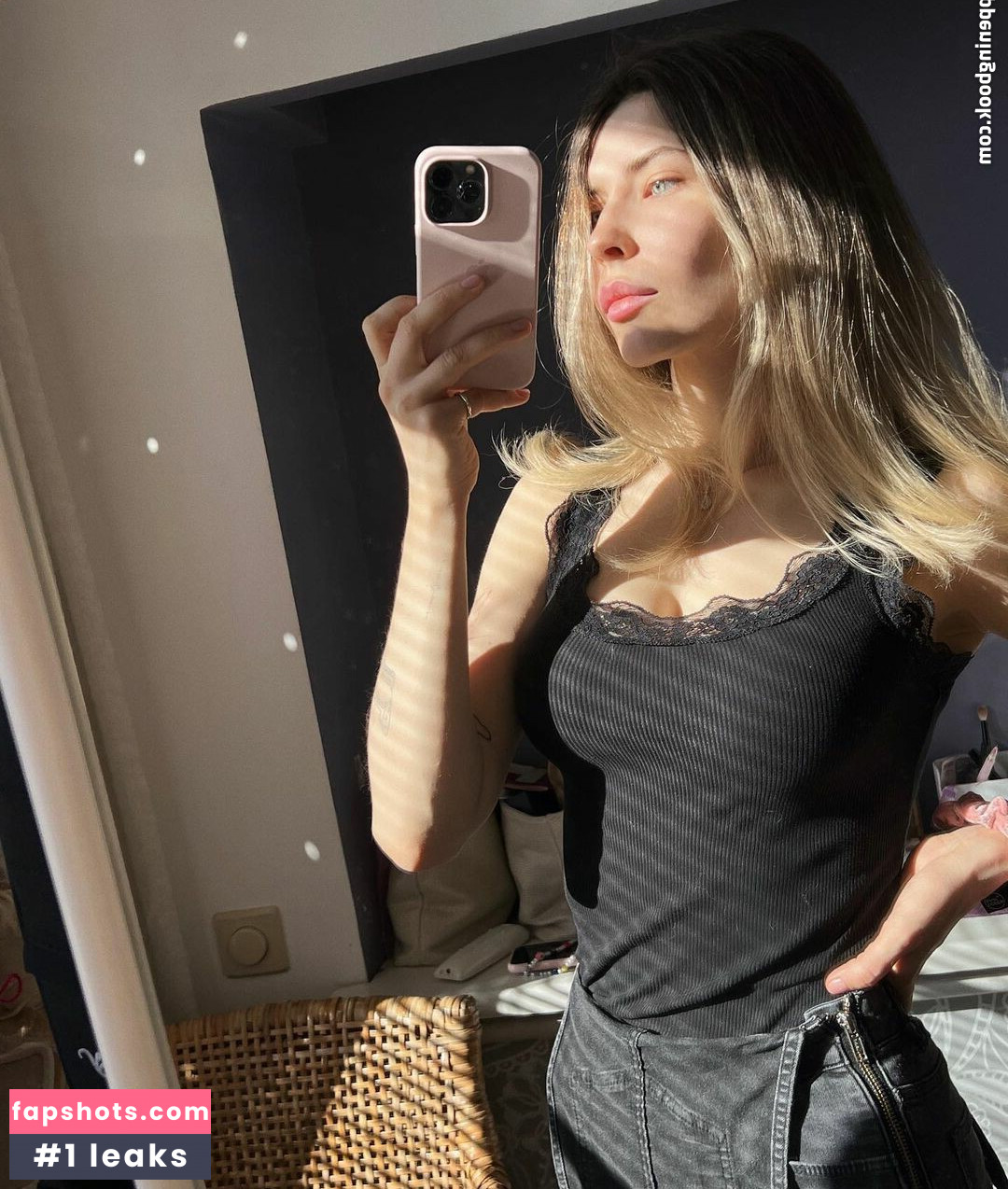 Ninaloudlemon gallery photo #7