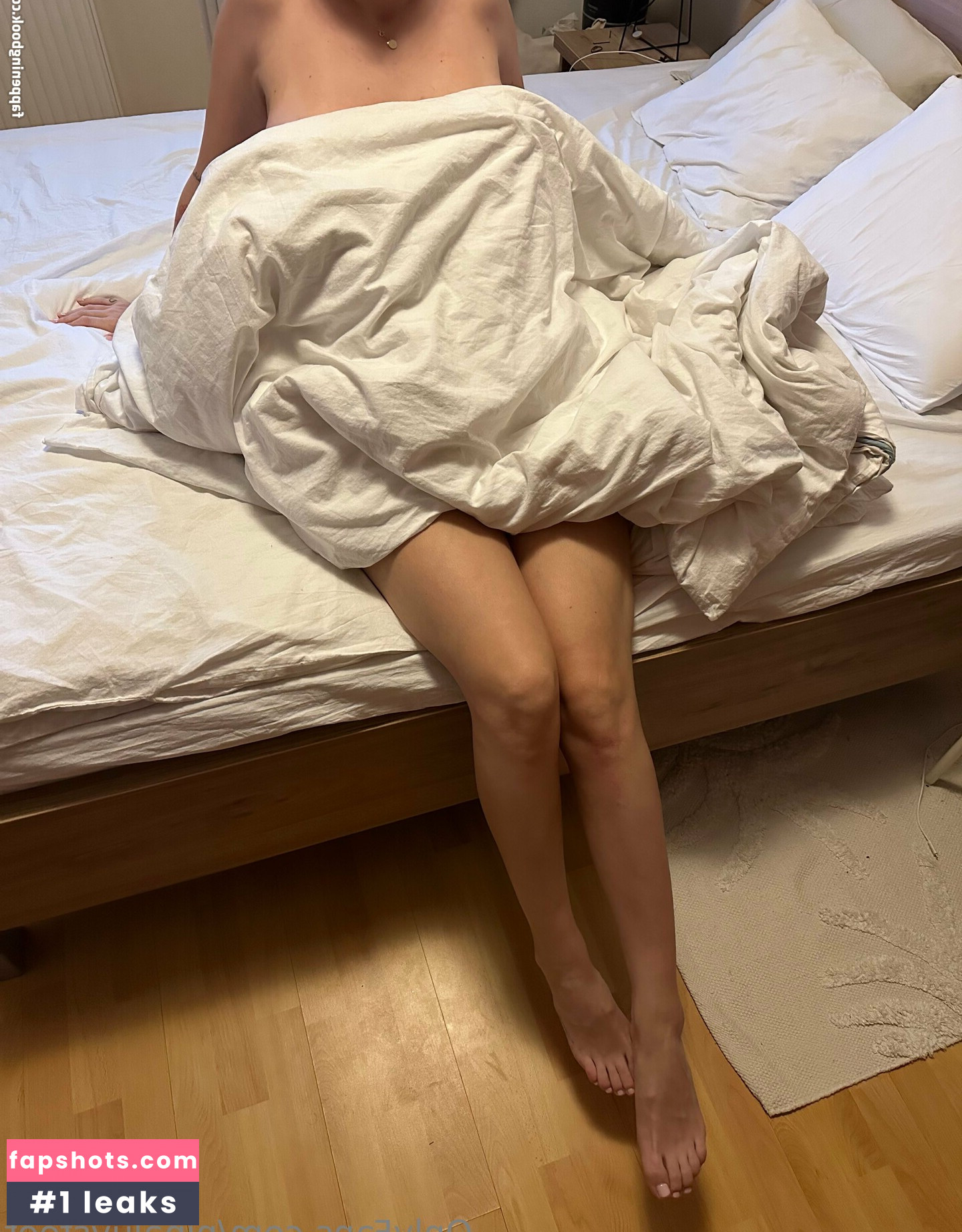 ninaluvsfeet gallery photo #15