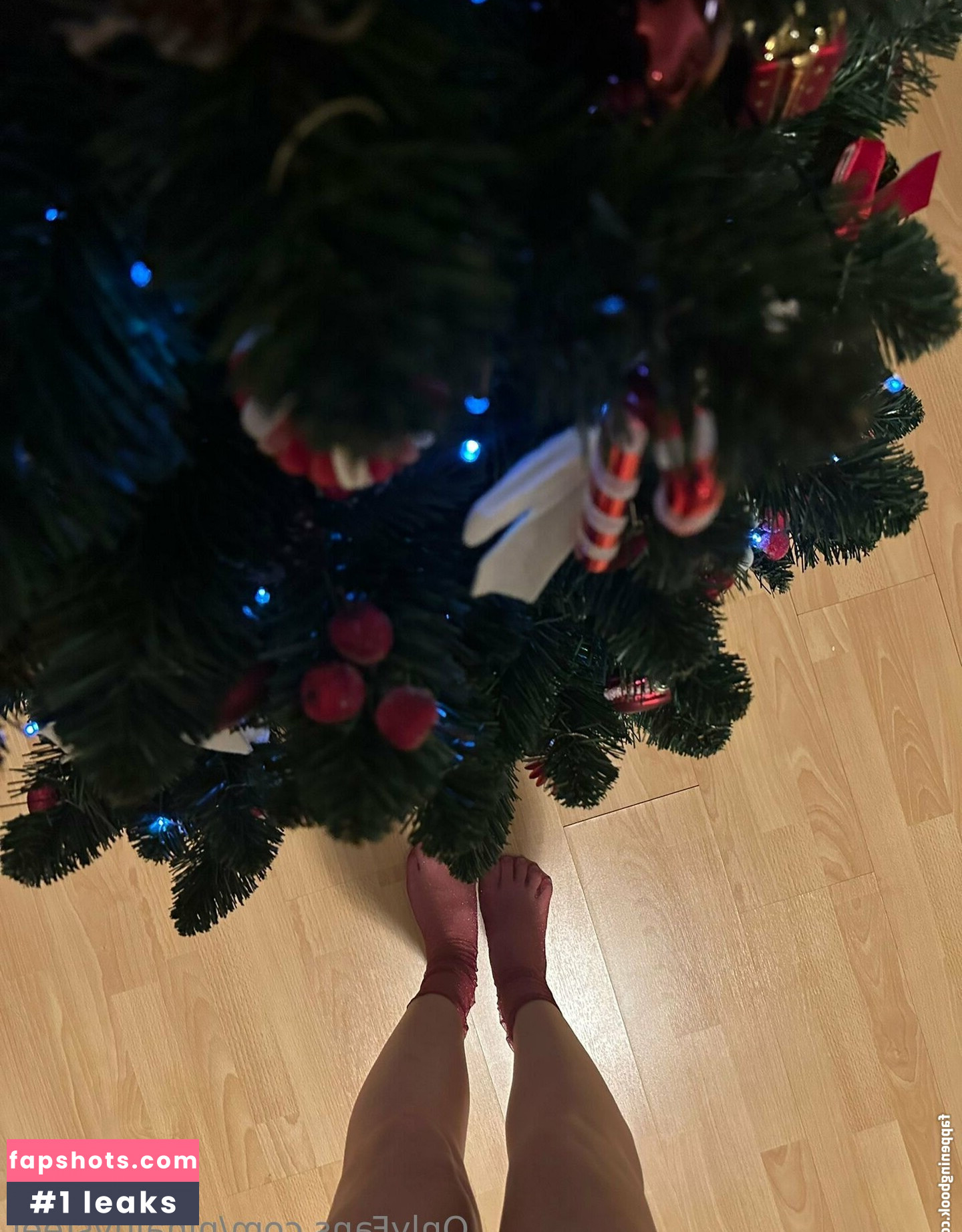 ninaluvsfeet gallery photo #4