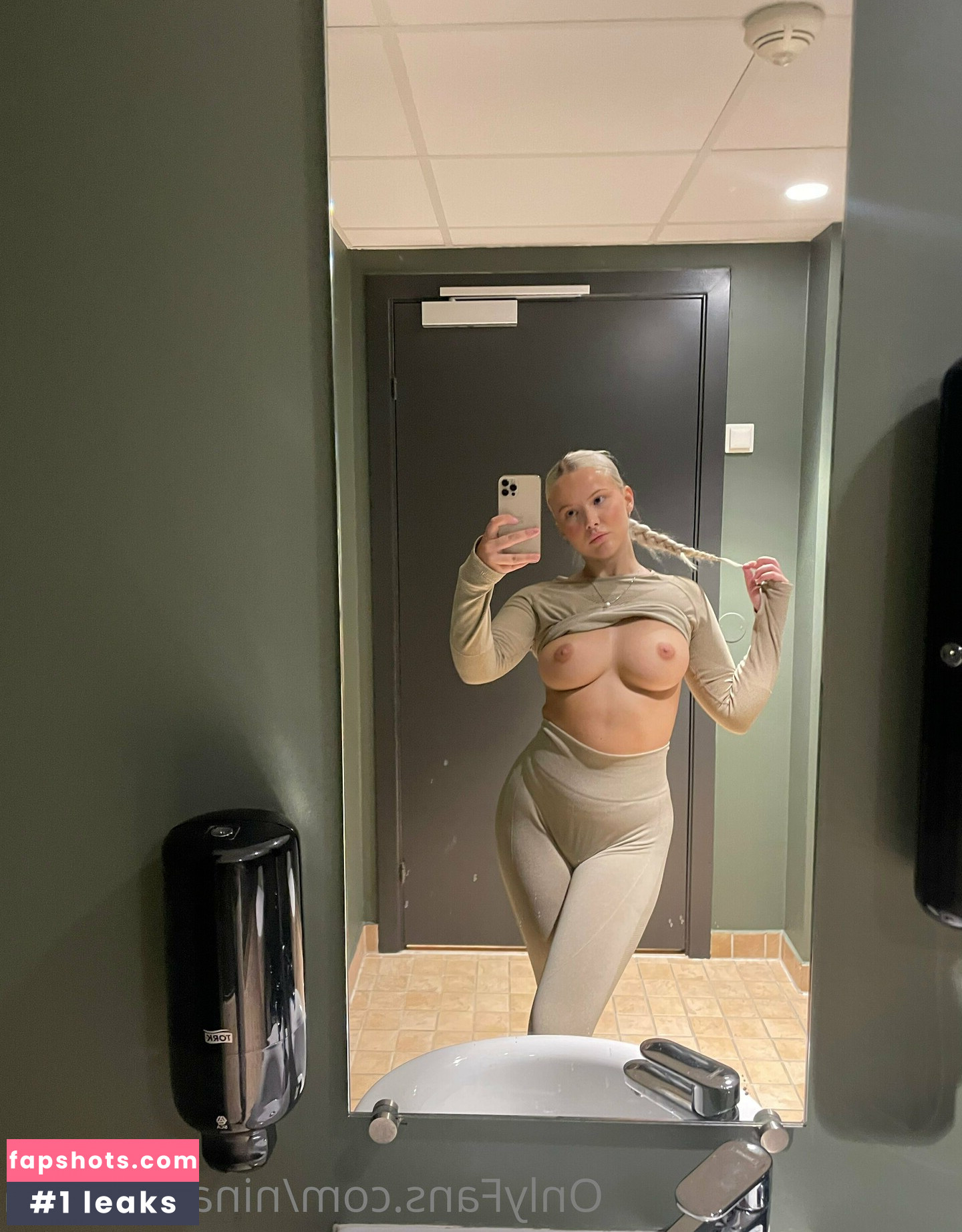 ninanyhagen Nude Leaks OnlyFans Photos #3 - LeakJerk