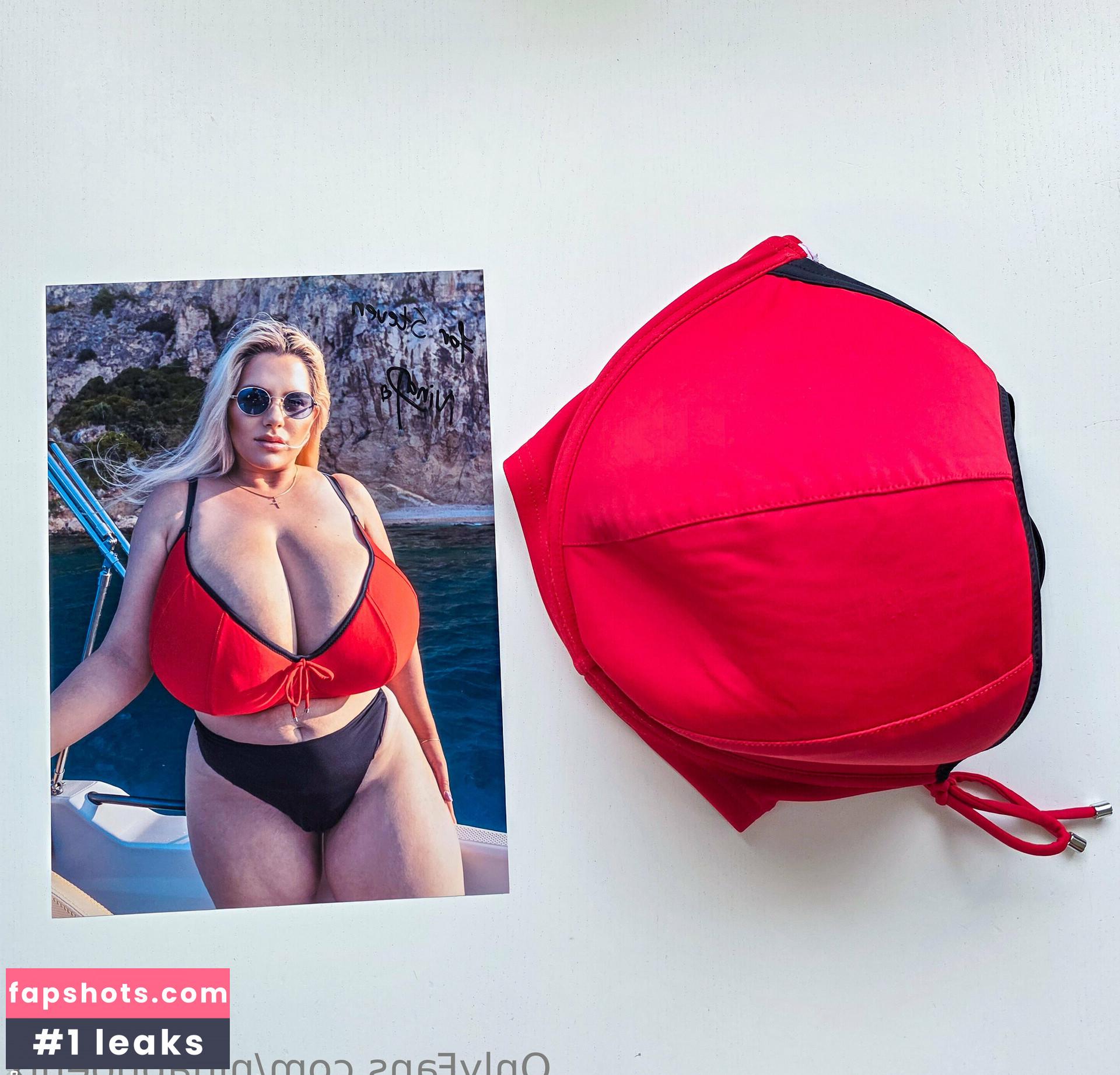 NinaPhoenix gallery photo #11