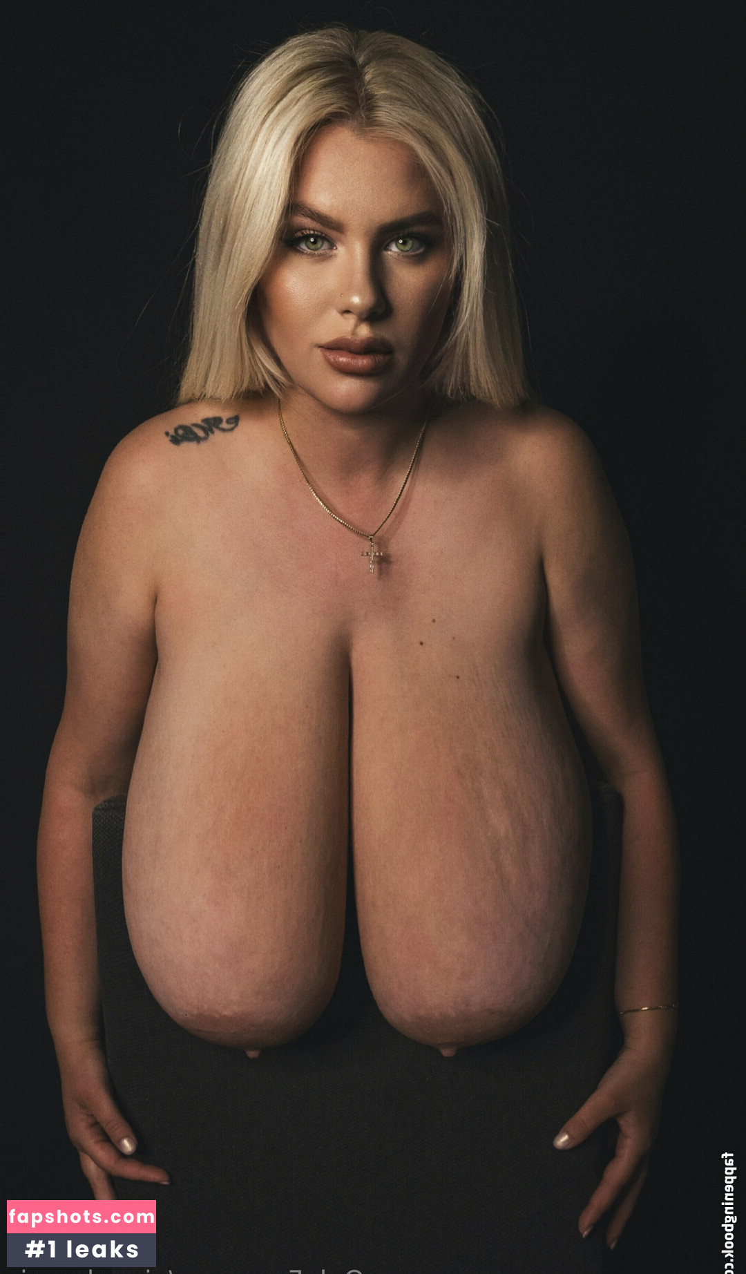 NinaPhoenix gallery photo #36